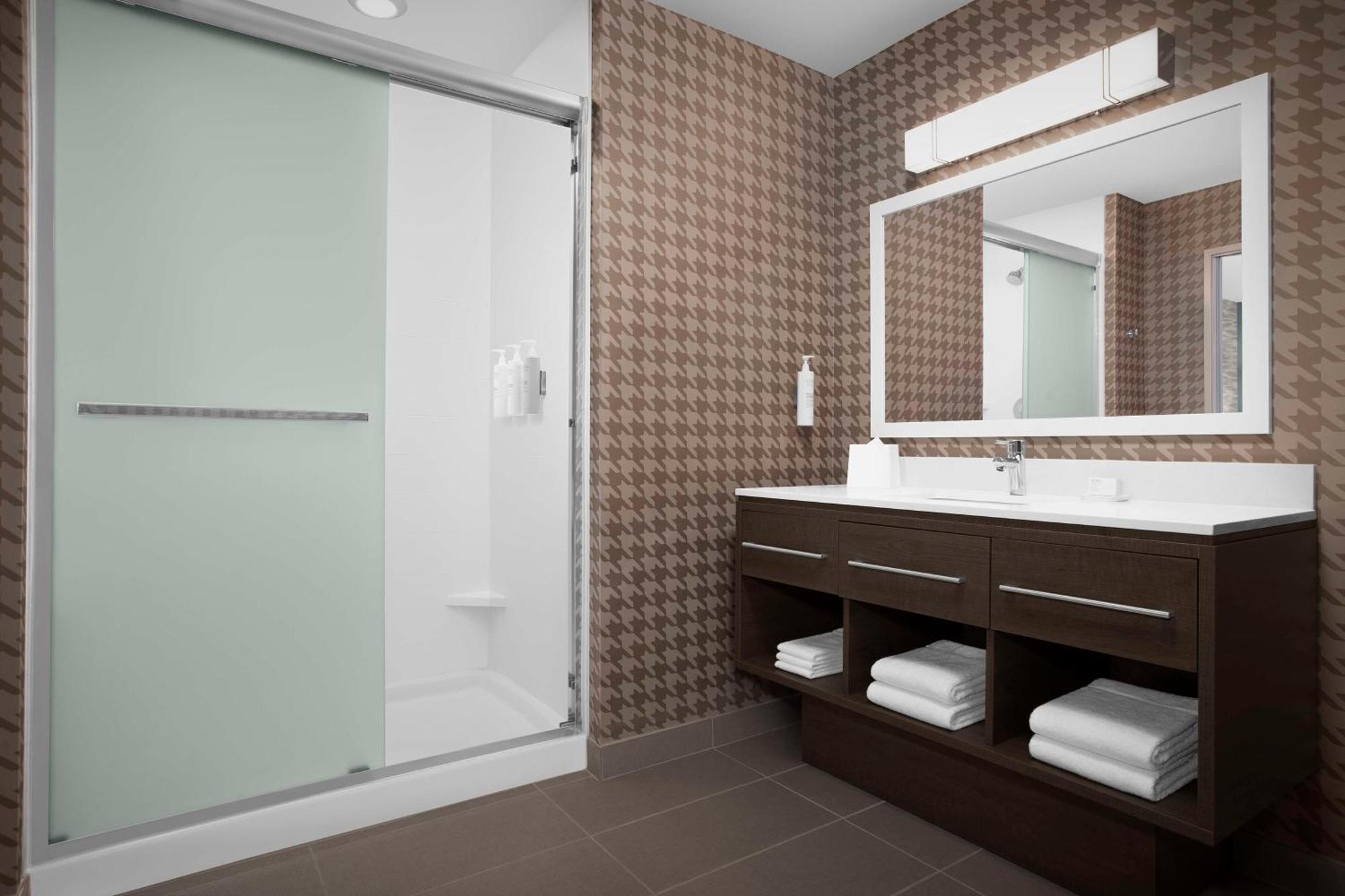 One-Bedroom King Suite
