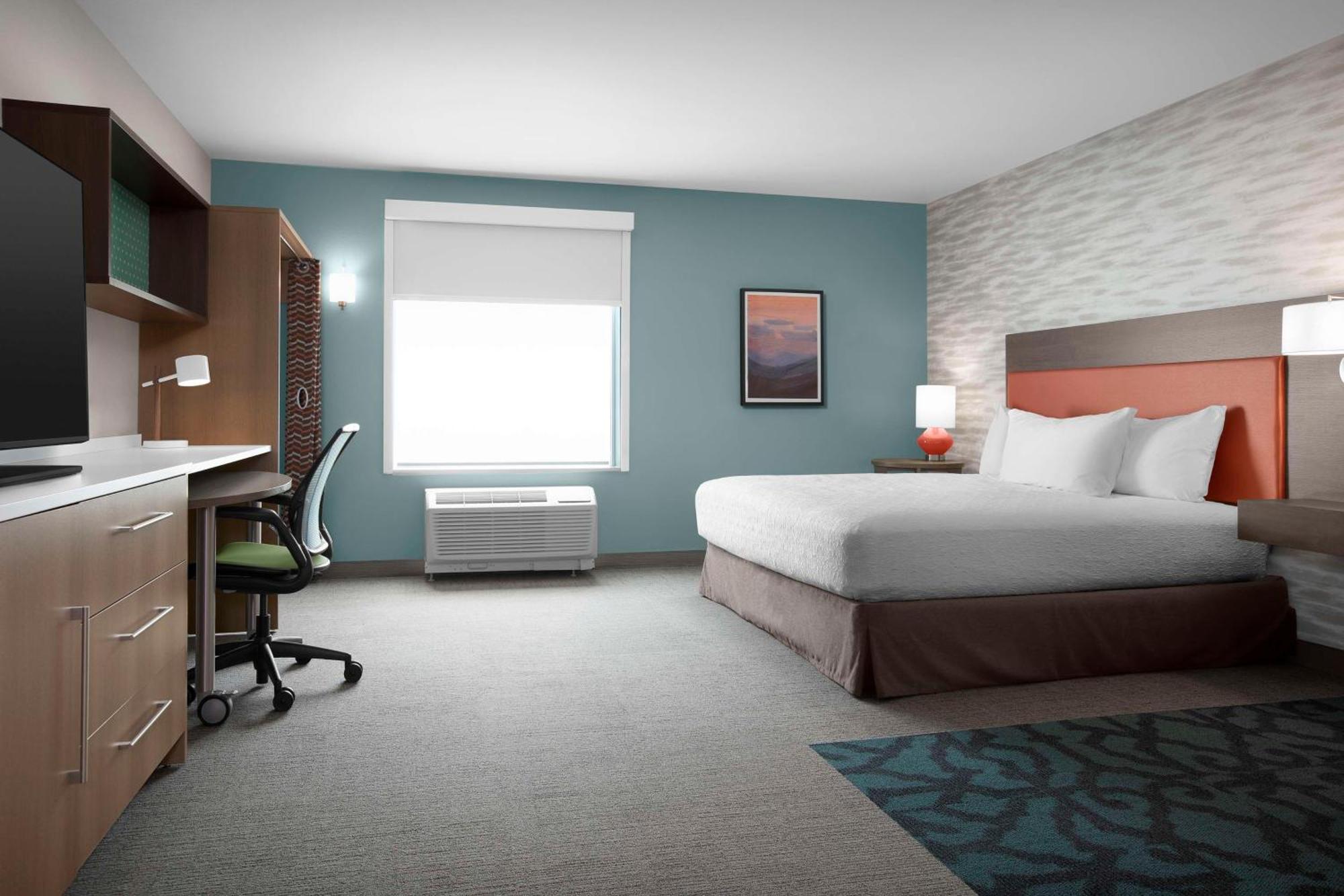 King Studio Suite Accessible Tub Mobility Access