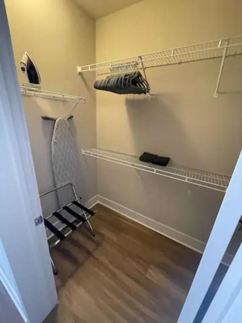 Deluxe One-Bedroom Apartment Garden View