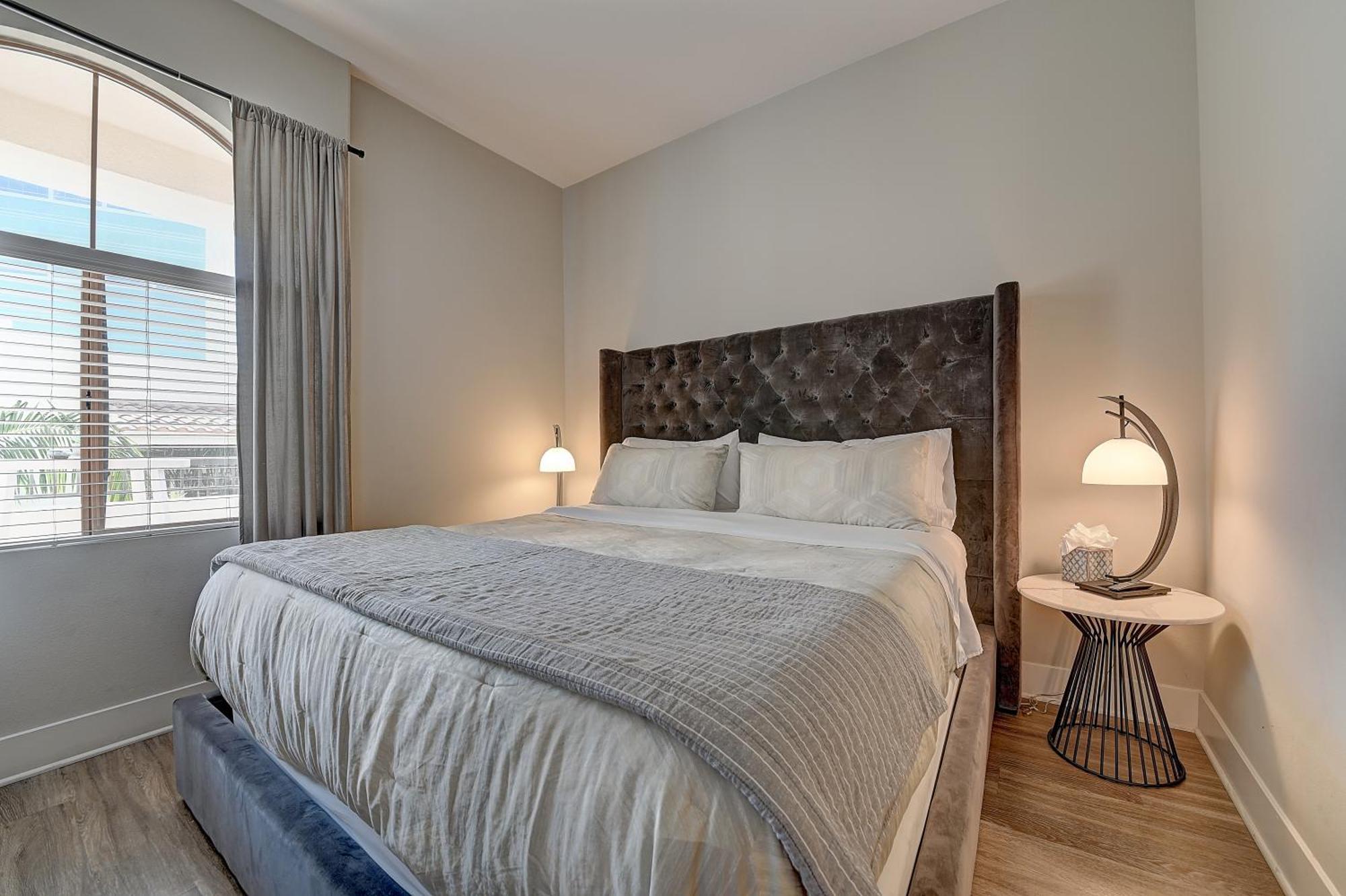 Deluxe One-Bedroom Apartment Garden View