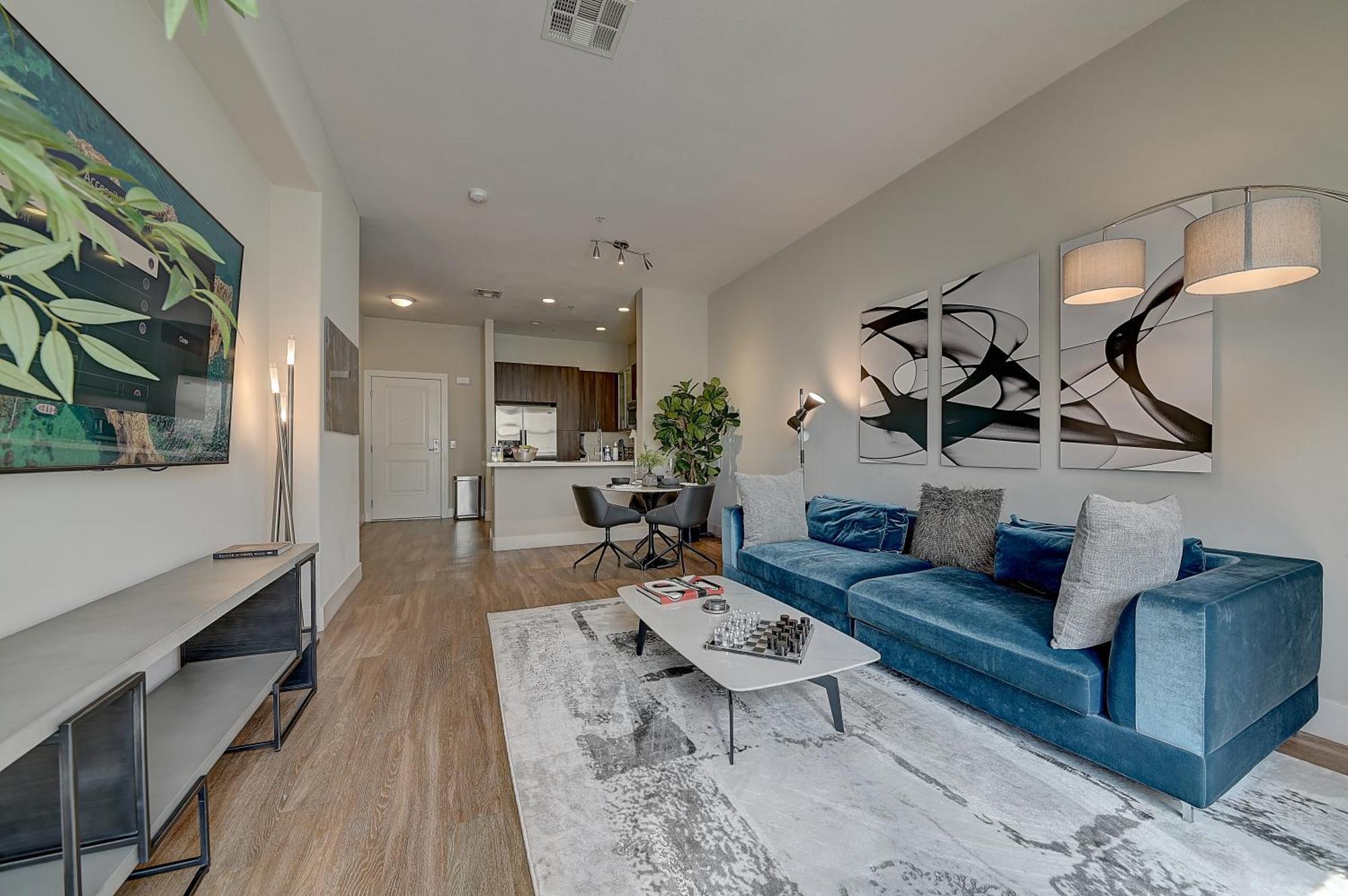 Deluxe One-Bedroom Apartment Garden View