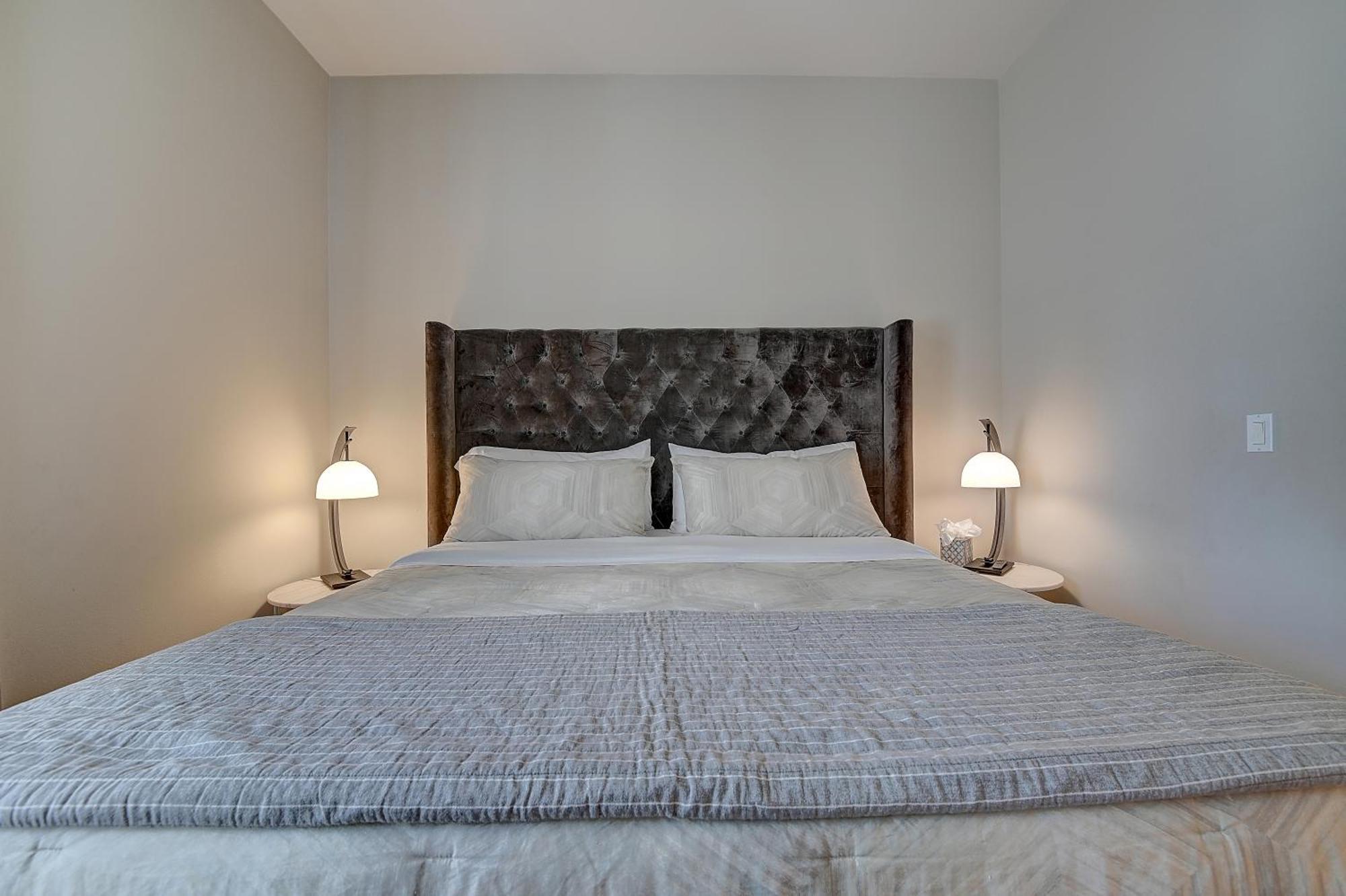 Deluxe One-Bedroom Apartment Garden View