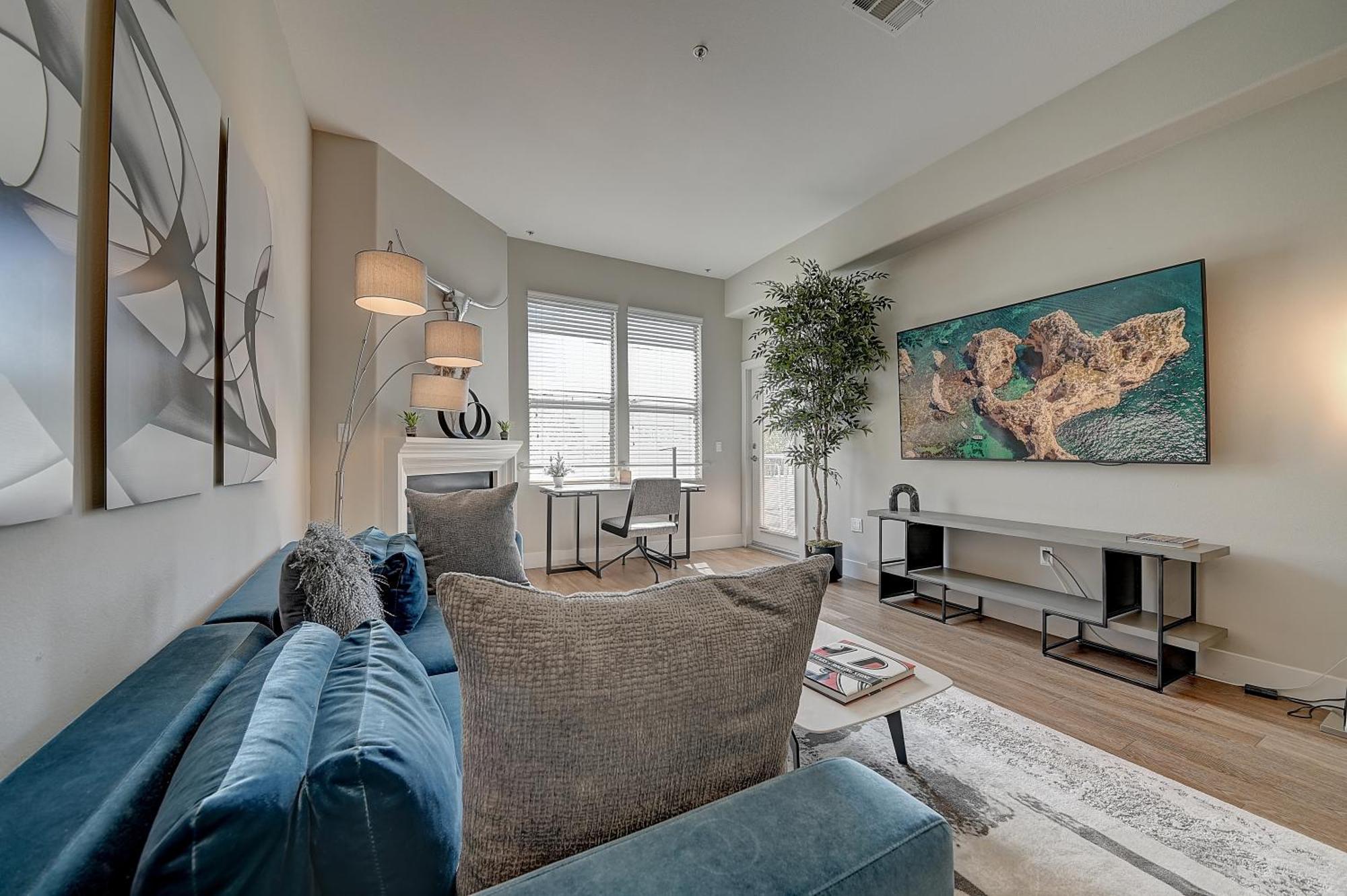 Deluxe One-Bedroom Apartment Garden View