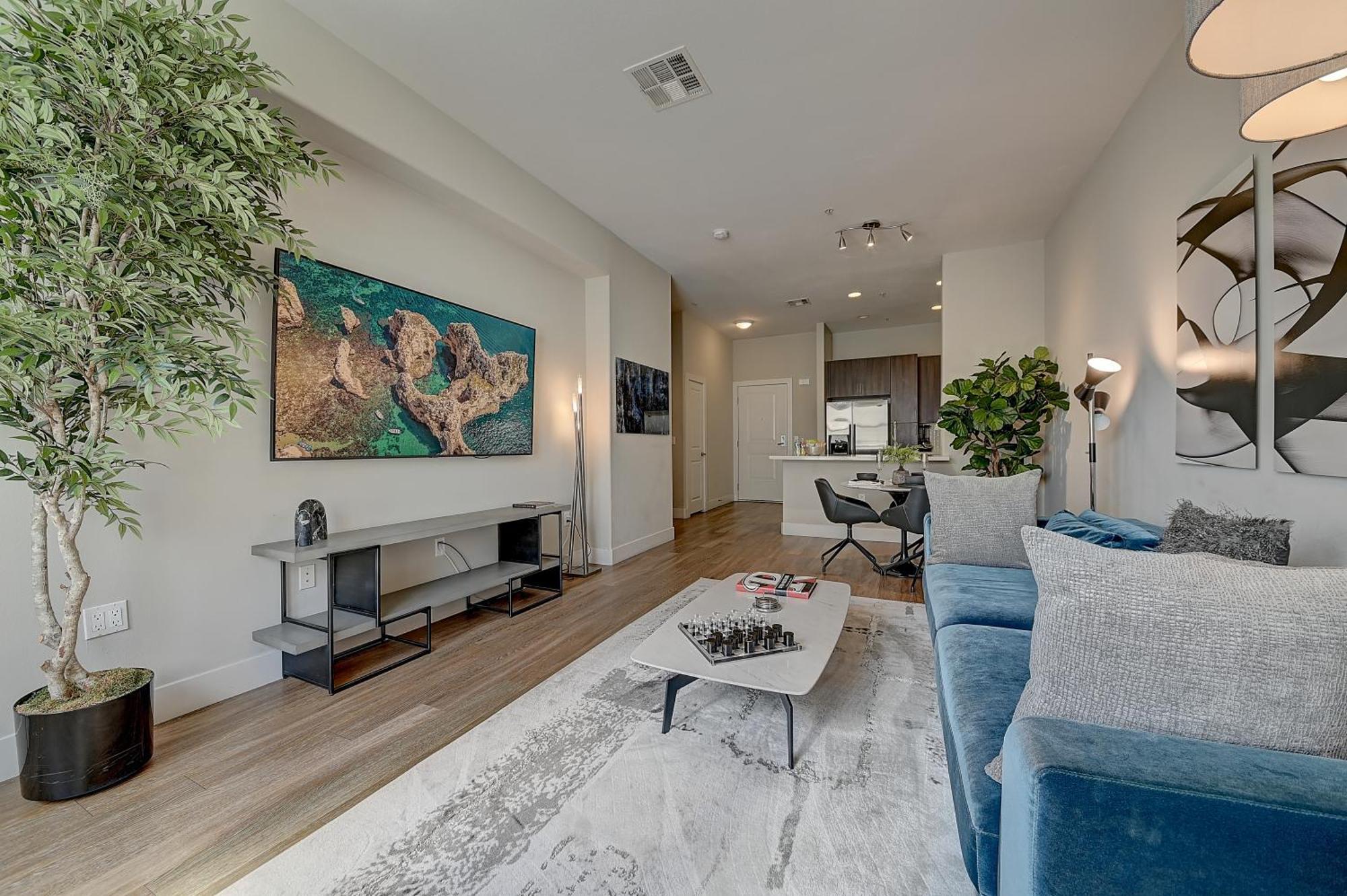 Deluxe One-Bedroom Apartment Garden View
