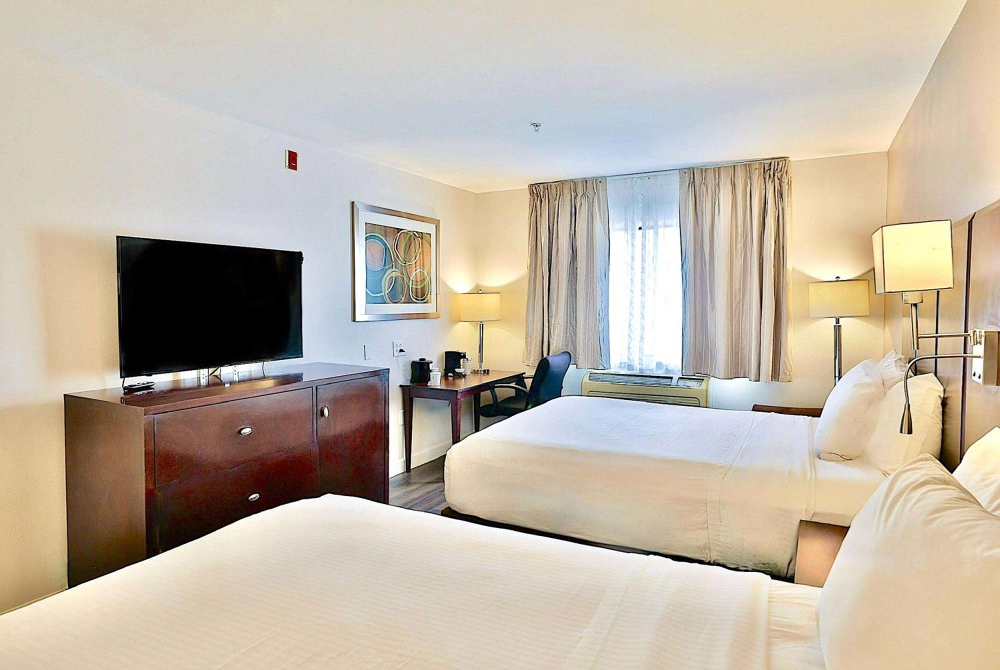 Queen Room Two Queen Beds Non-Smoking