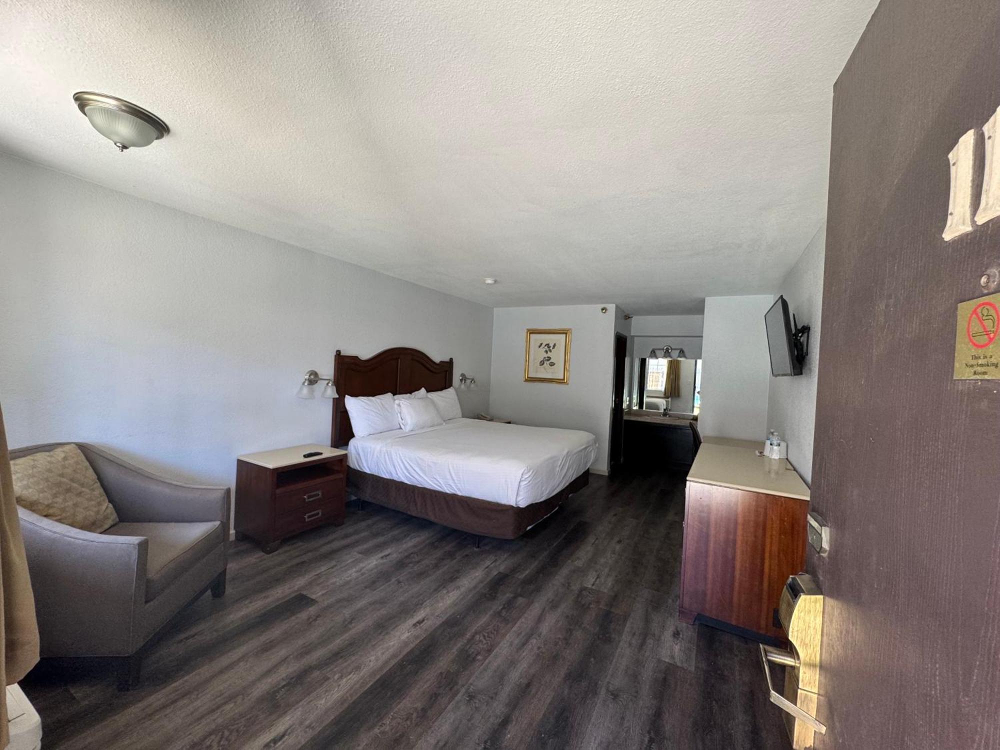 Superior King Room