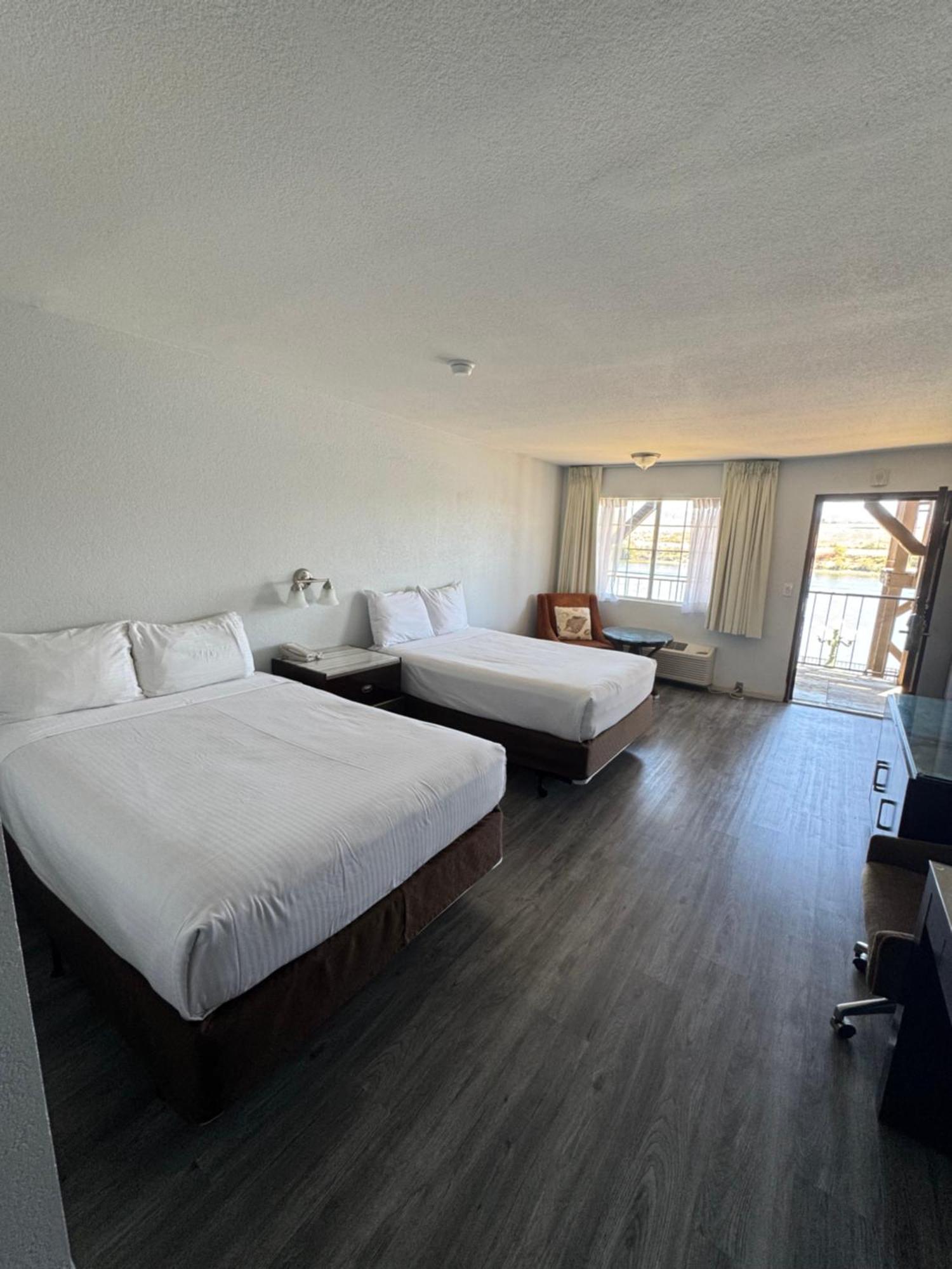 Double Room Two Double Beds River View