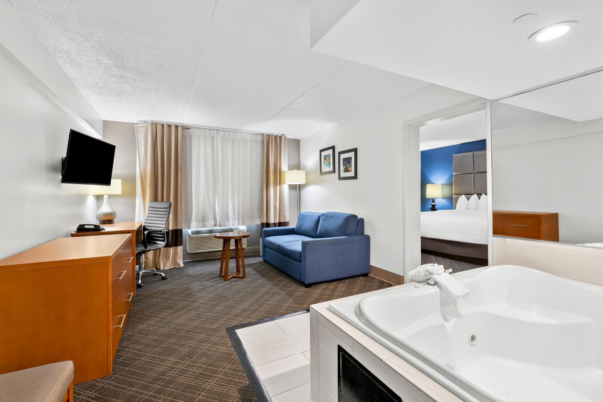 King Suite Two-Person Spa Bath Non Smoking