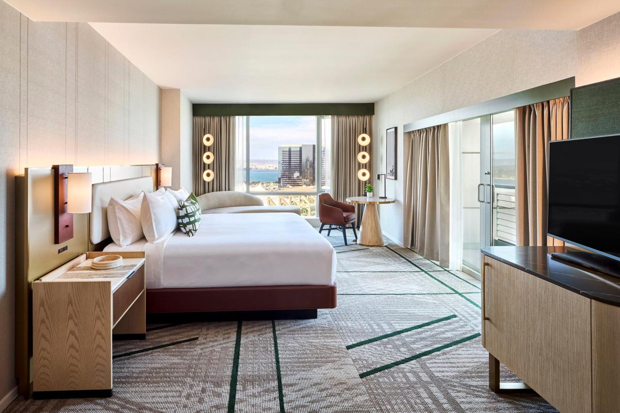 Junior Suite King Bed City View