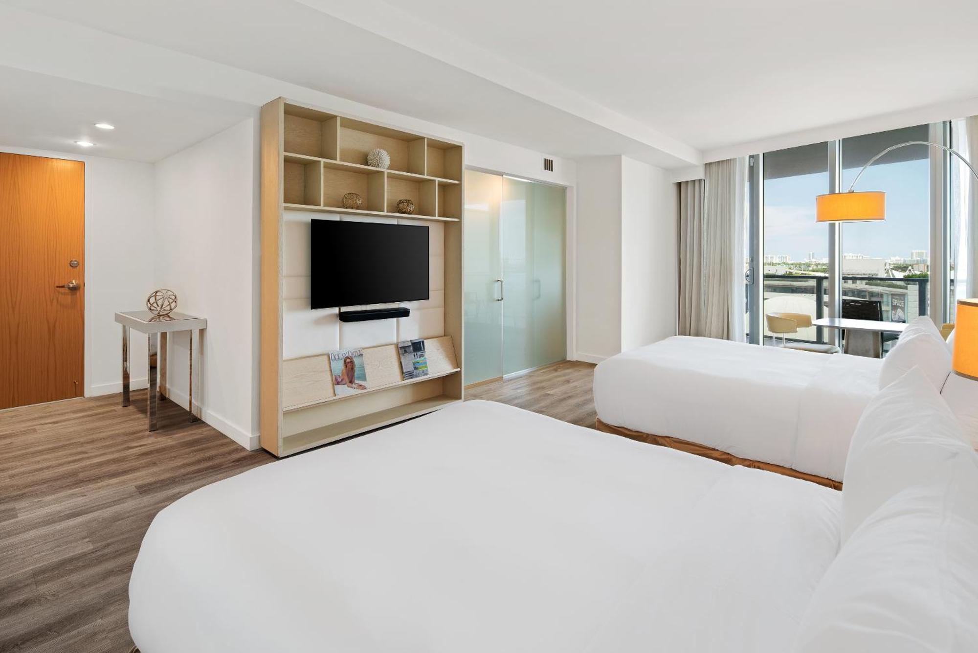 Deluxe Room Two Double beds Balcony Bay View