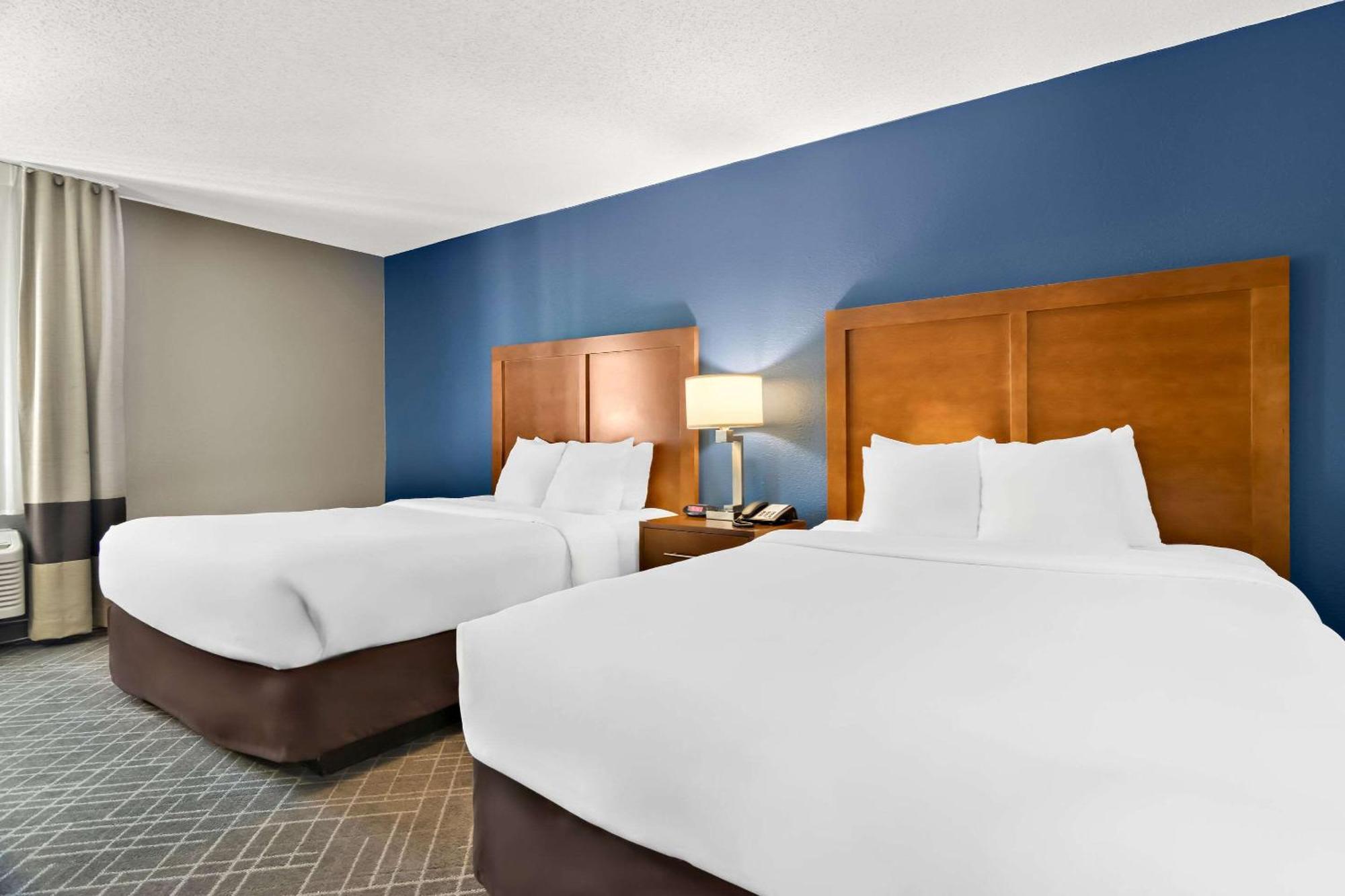 Queen Room Two Queen Beds Non-Smoking