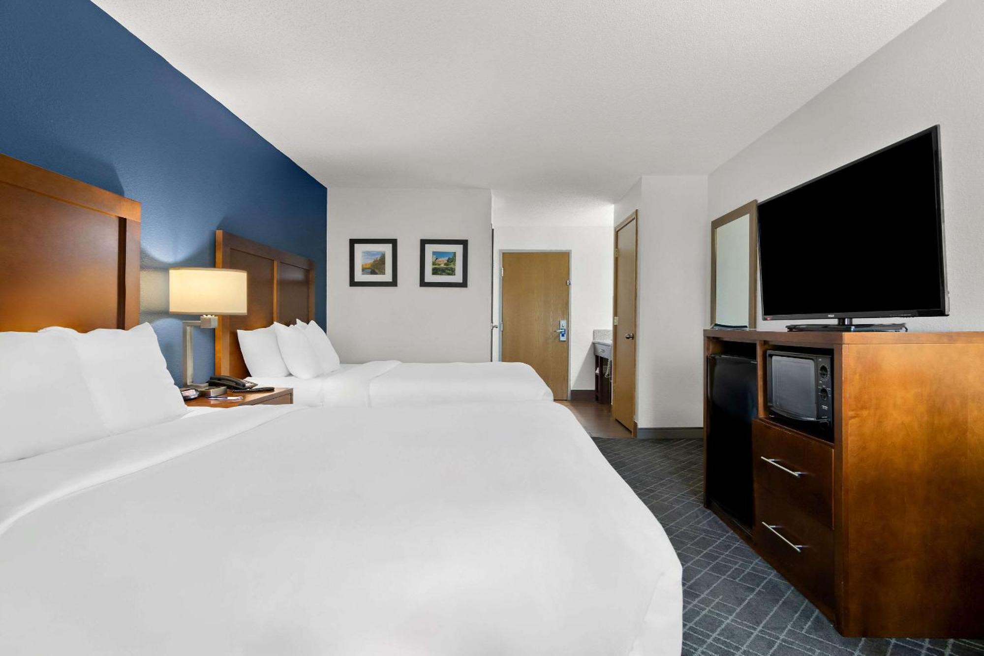 Queen Room Two Queen Beds Non-Smoking