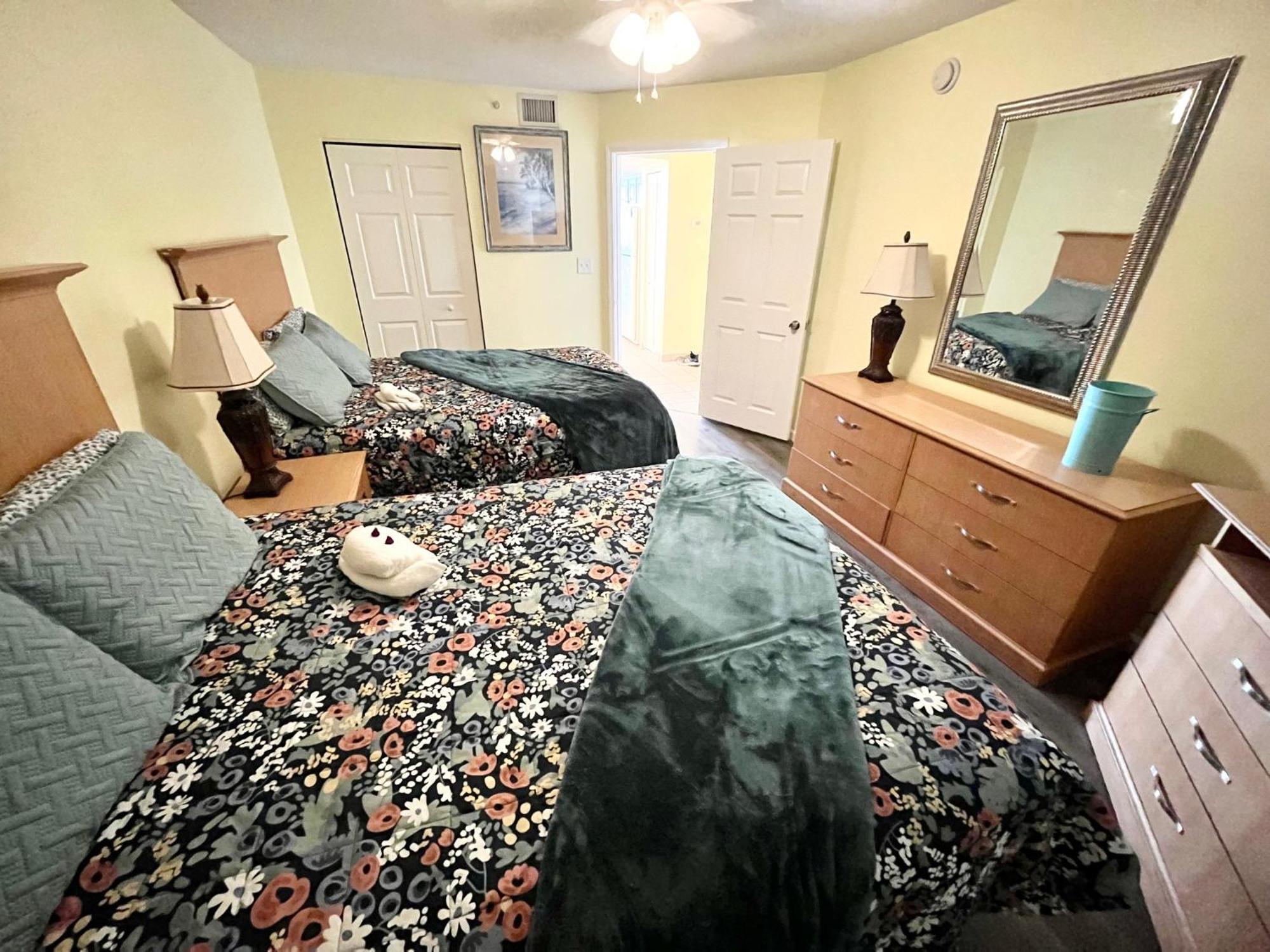 Deluxe One-Bedroom Apartment Ocean View
