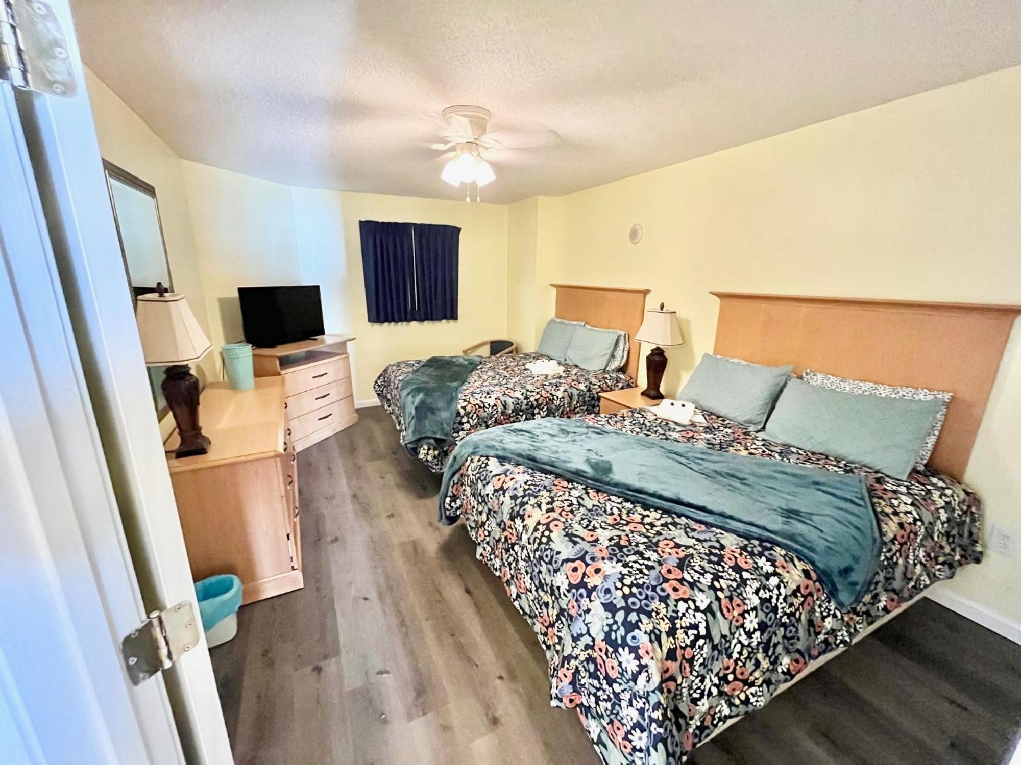 Deluxe One-Bedroom Apartment Ocean View