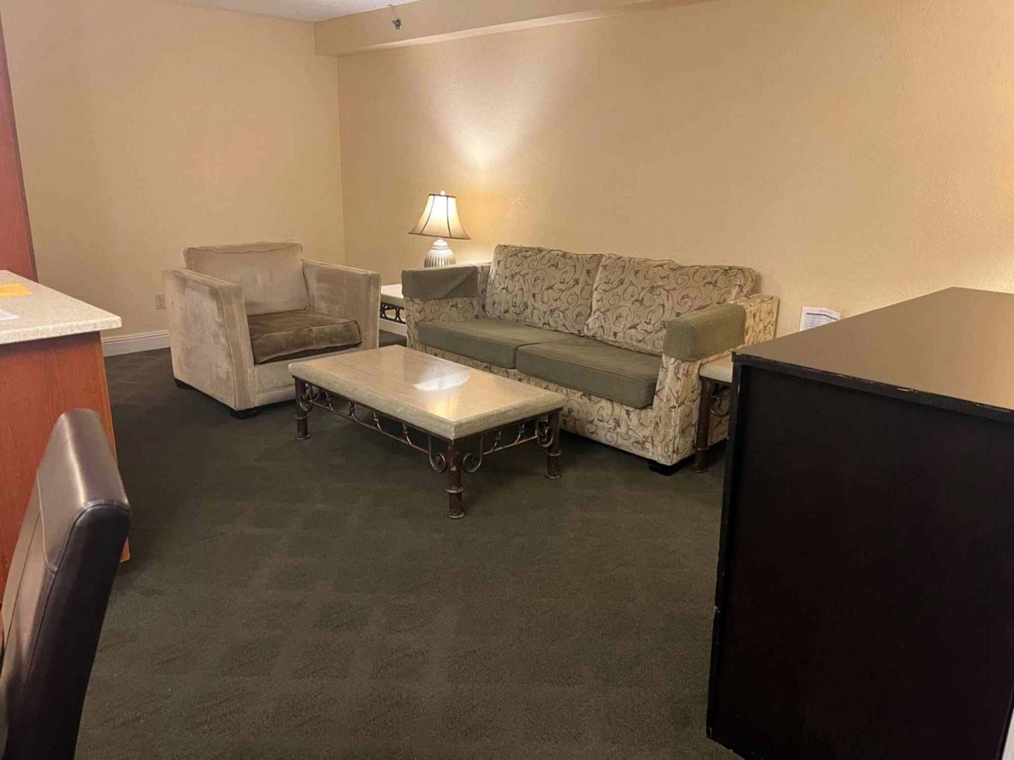 One-Bedroom Suite No Resort Fee