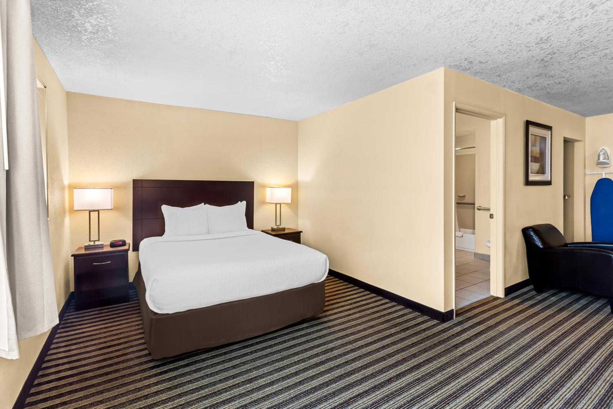 Queen Room Accessible or Nonsmoking
