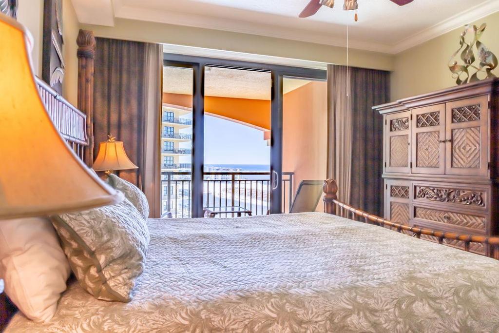 Three-Bedroom Apartment Harbour View