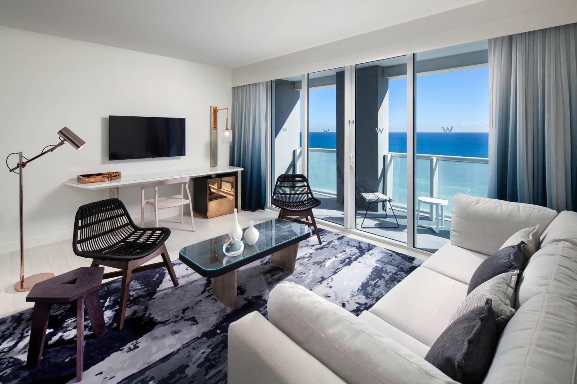 W Corner One-Bedroom Queen Suite Oceanfront Mobility or Hearing Accessible Roll Shower