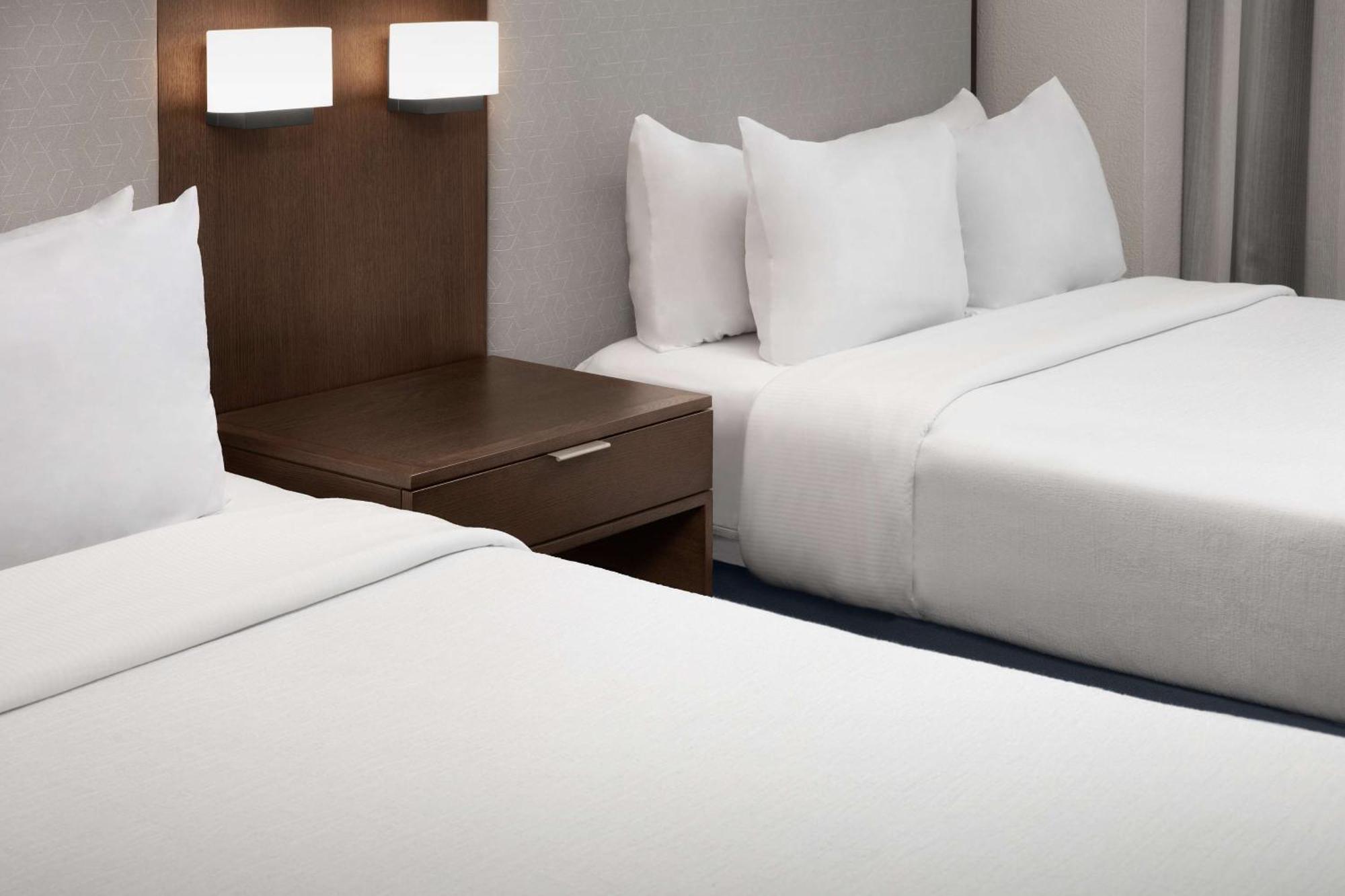 Suite Two Double Beds Non-Smoking