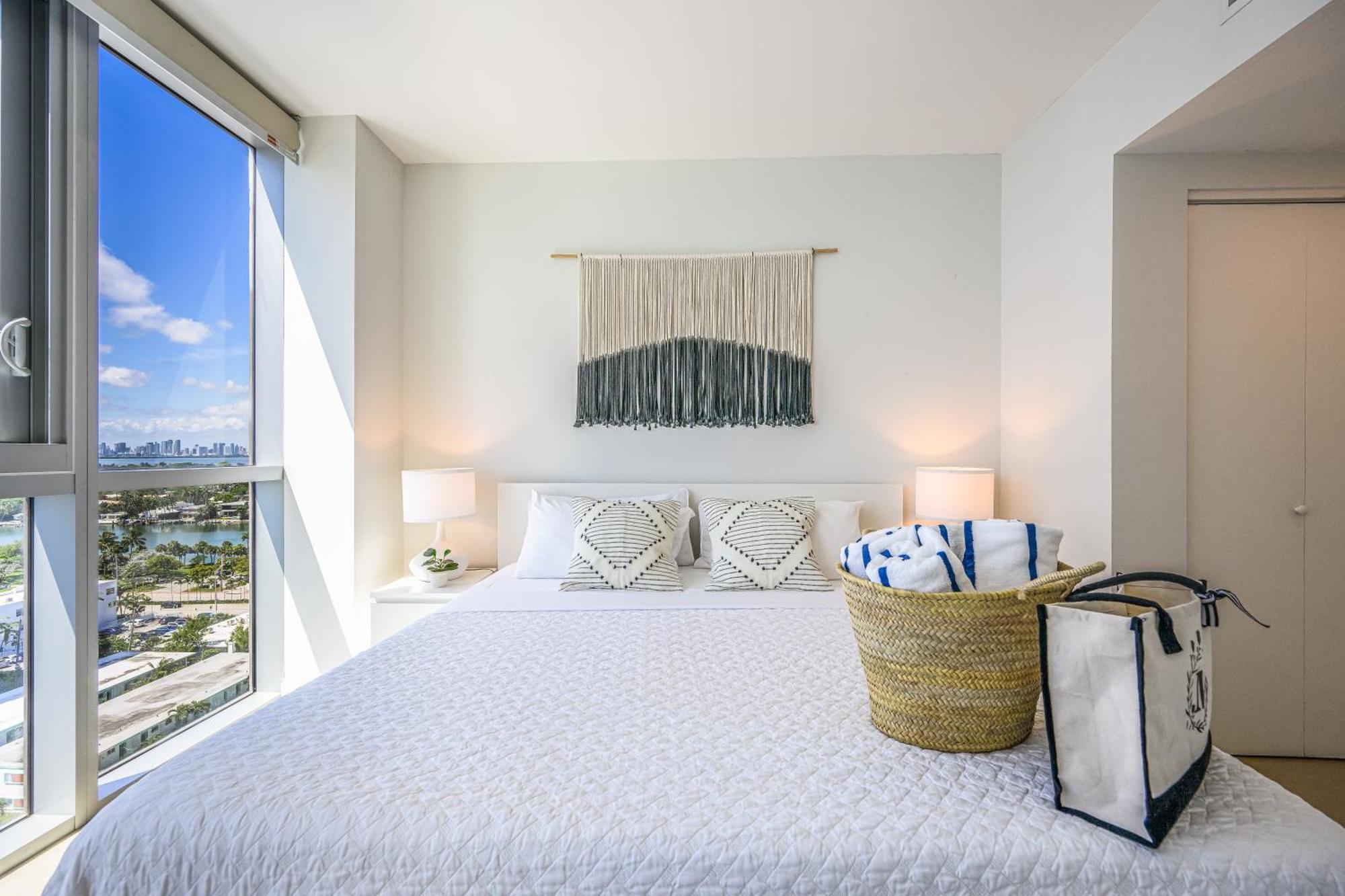 One-Bedroom Apartment Partial Sea View