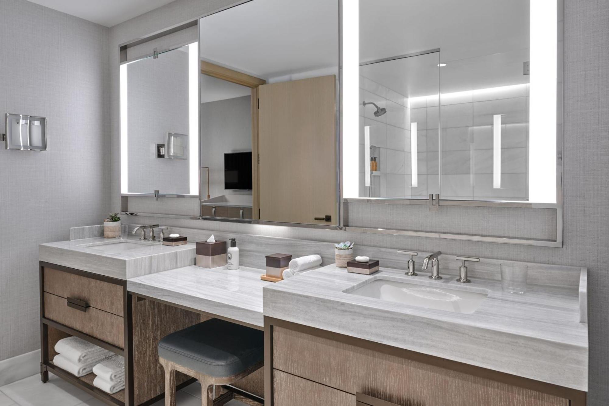 One-Bedroom Executive King Suite