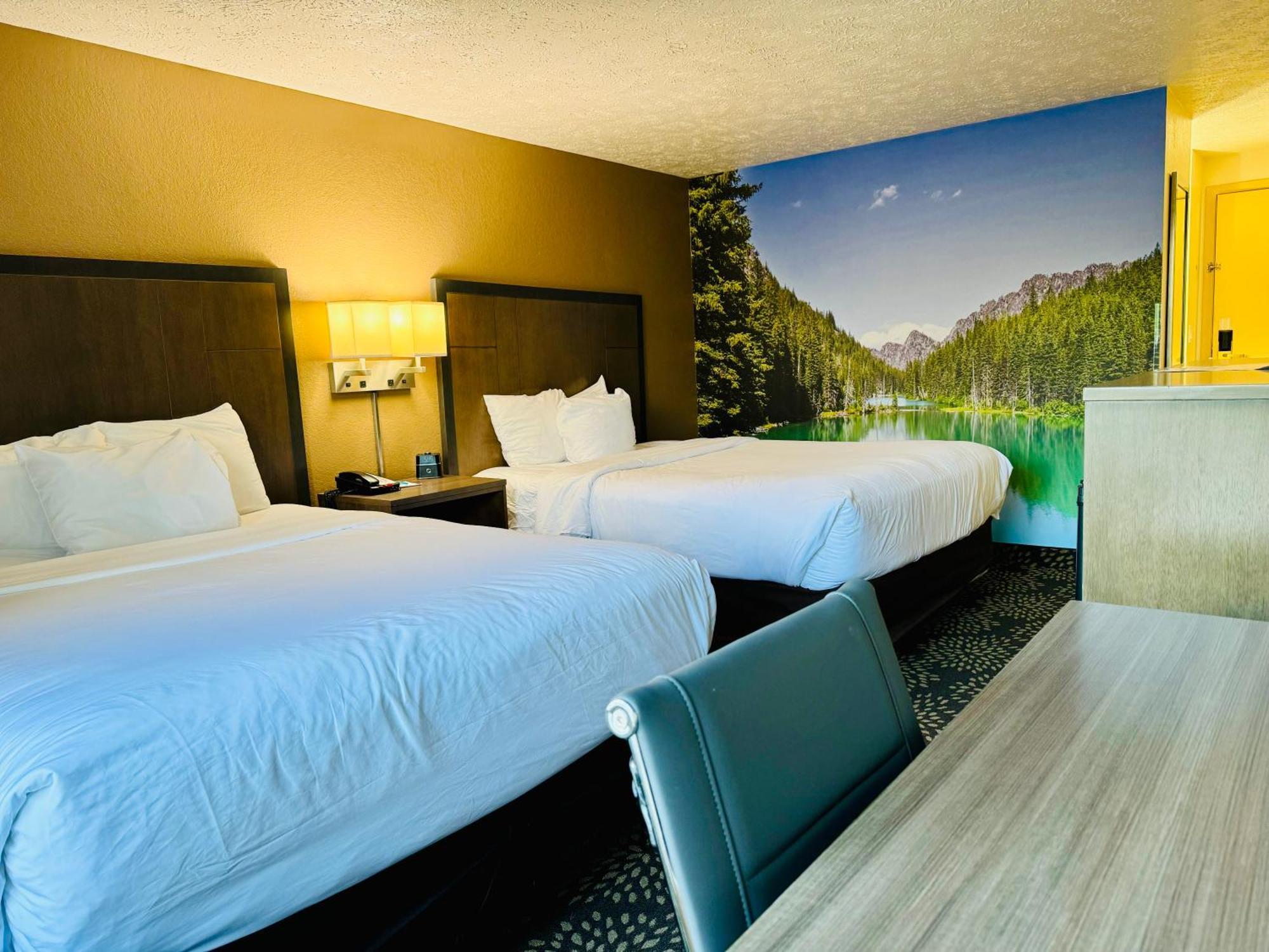 Quadruple Room Two Queen Beds Non Smoking