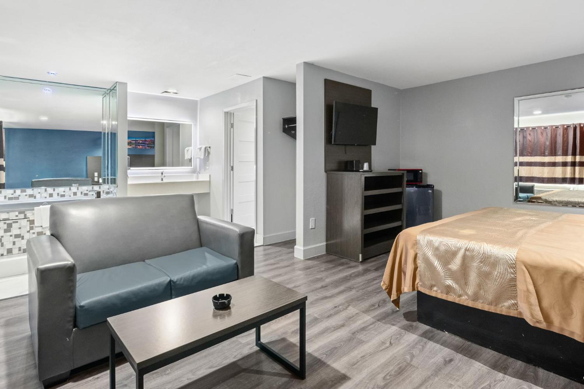 King Room Spa Bath