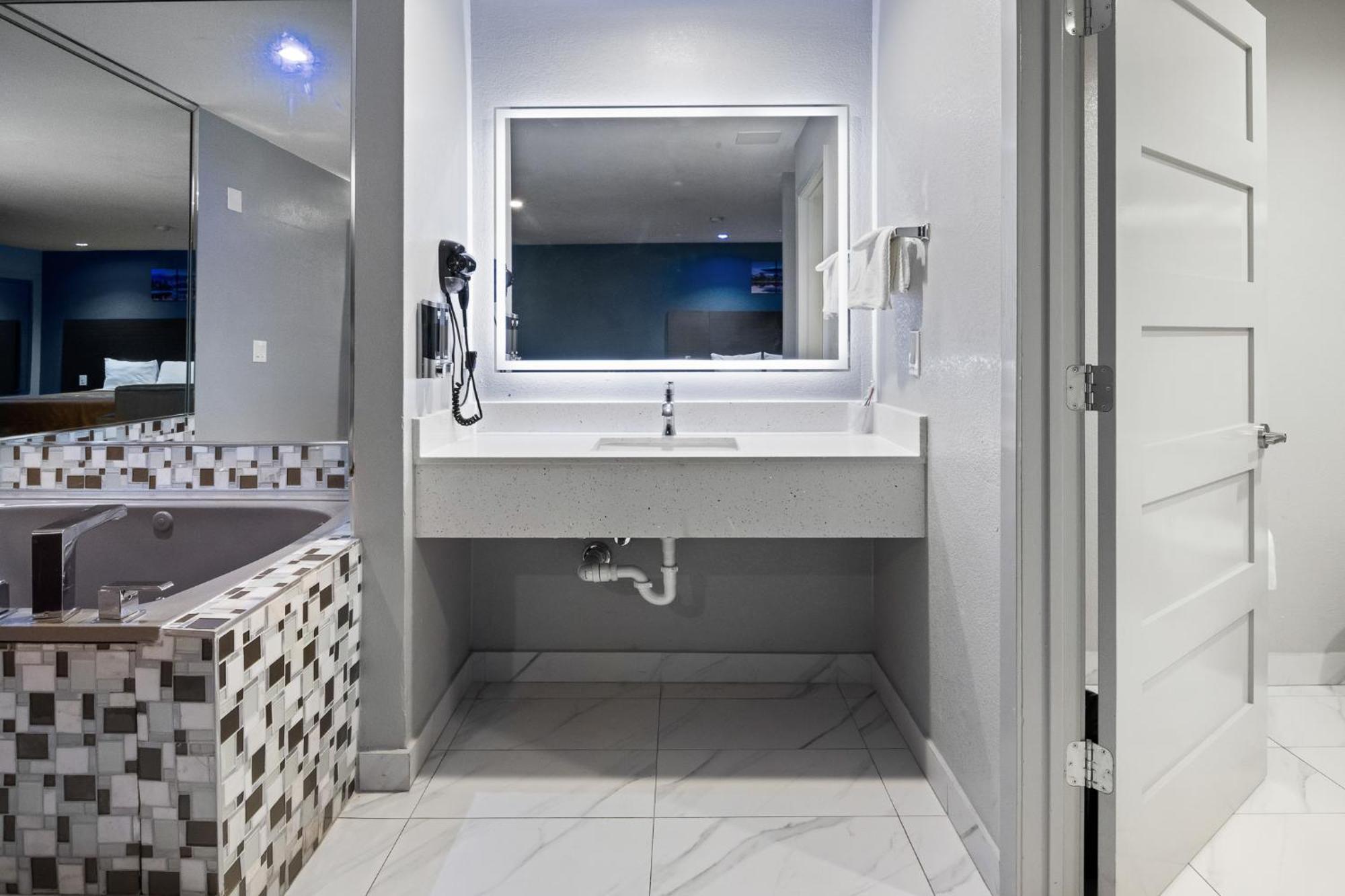 King Room Spa Bath