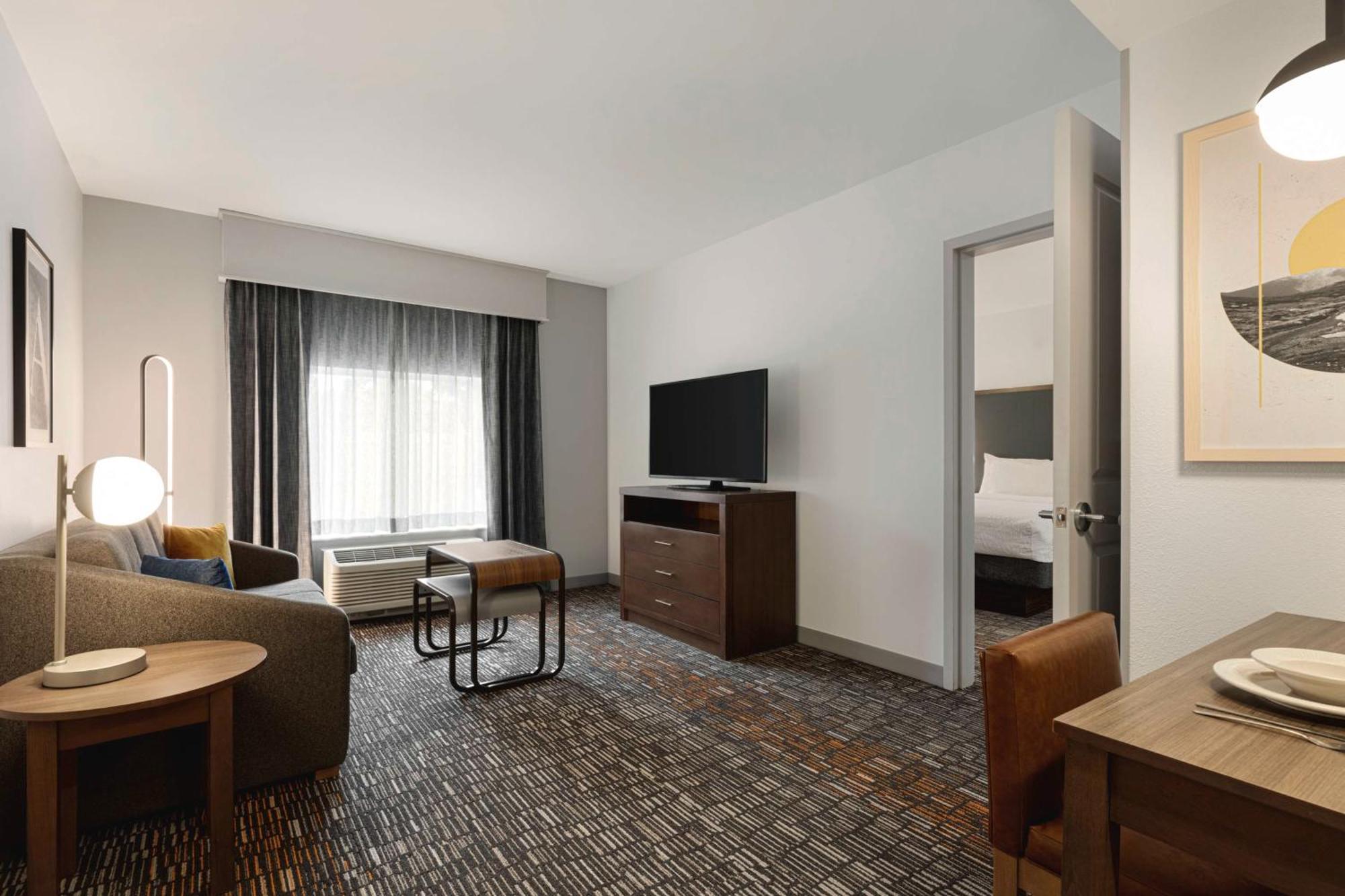 Queen Suite Two Queen Beds Hearing Access or Non-Smoking