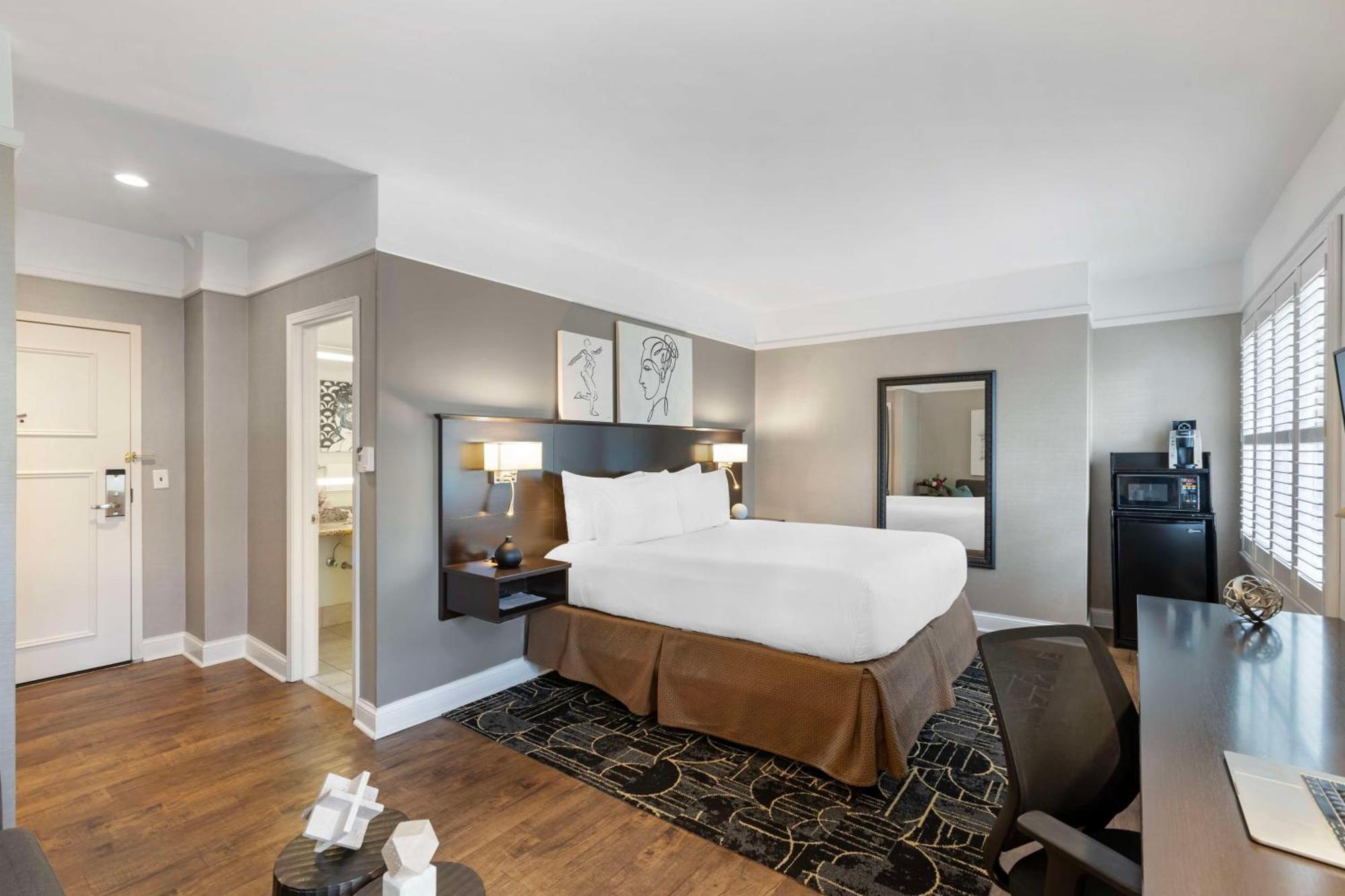 King Room Jacuzzi