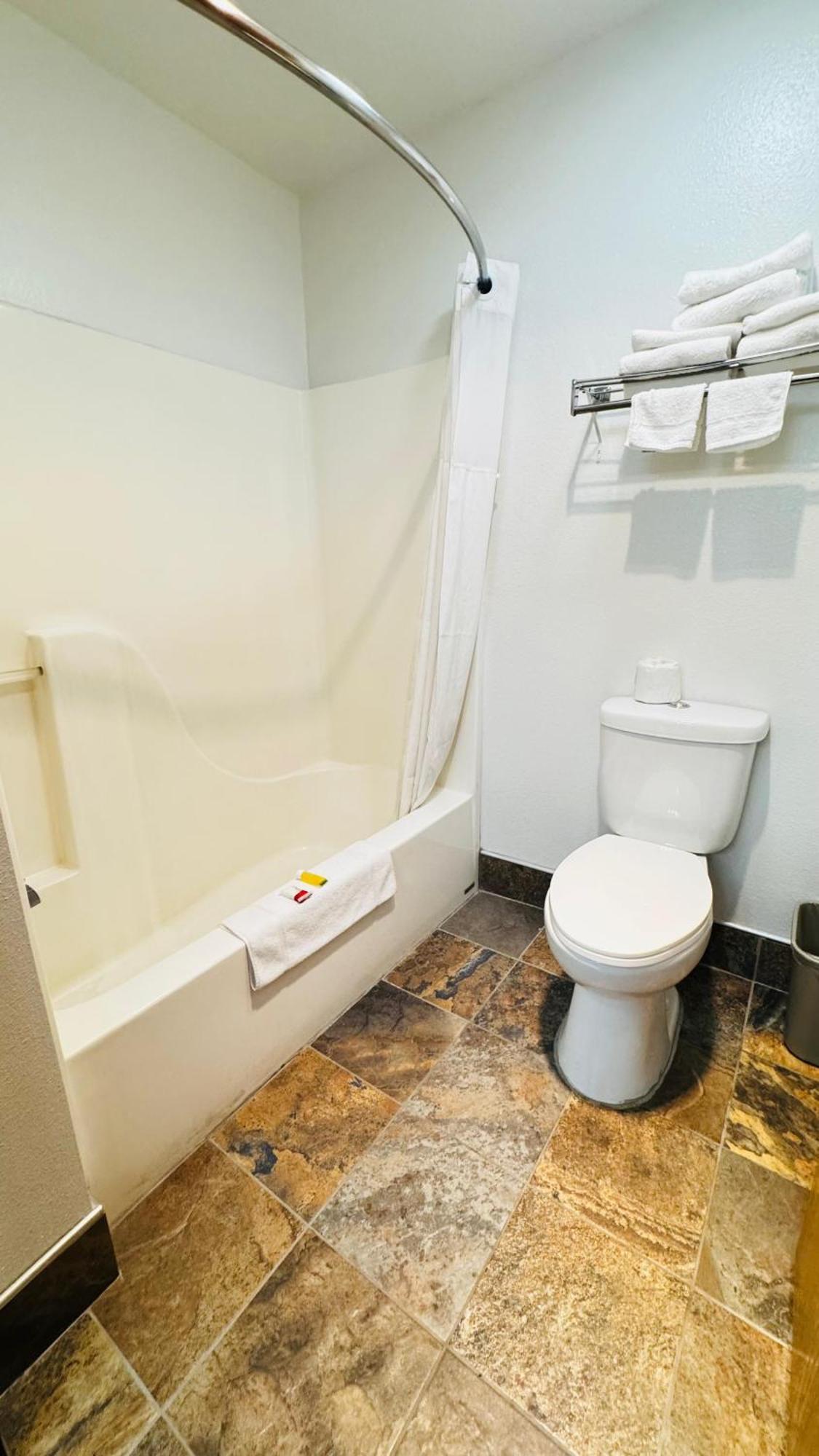 Deluxe King Room Spa Bath Non-Smoking