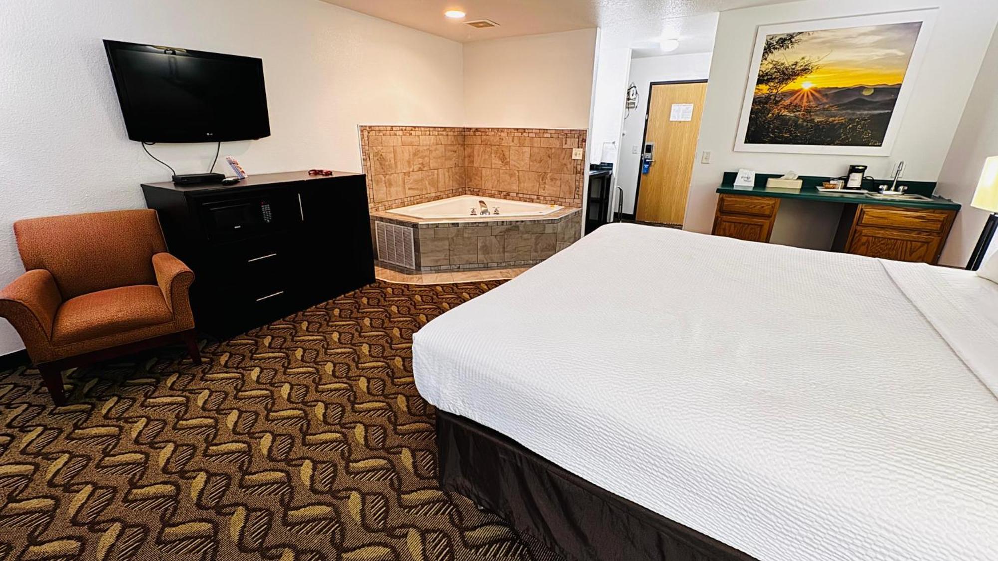 Deluxe King Room Spa Bath Non-Smoking
