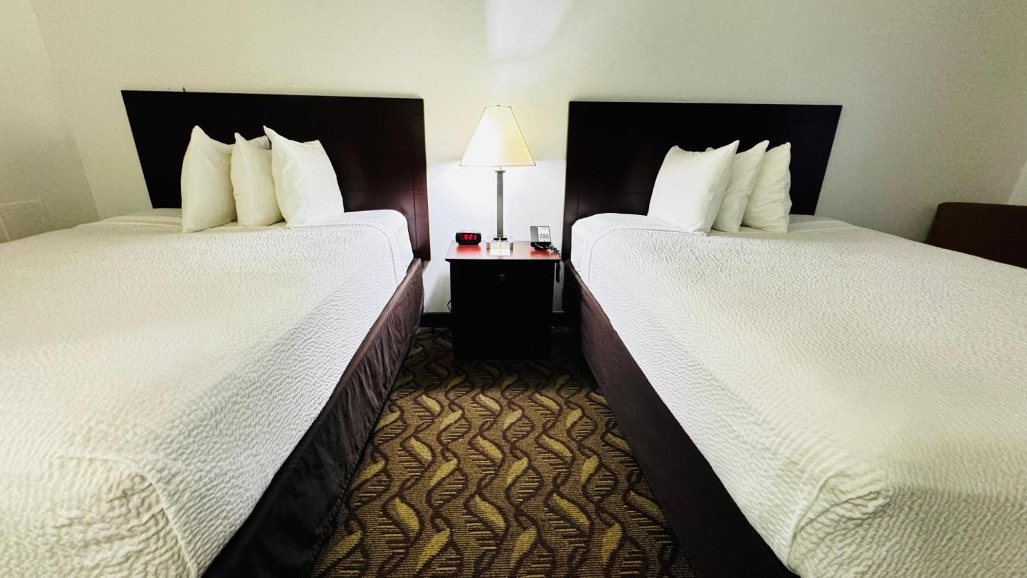 Queen Room Two Queen Beds Non-Smoking