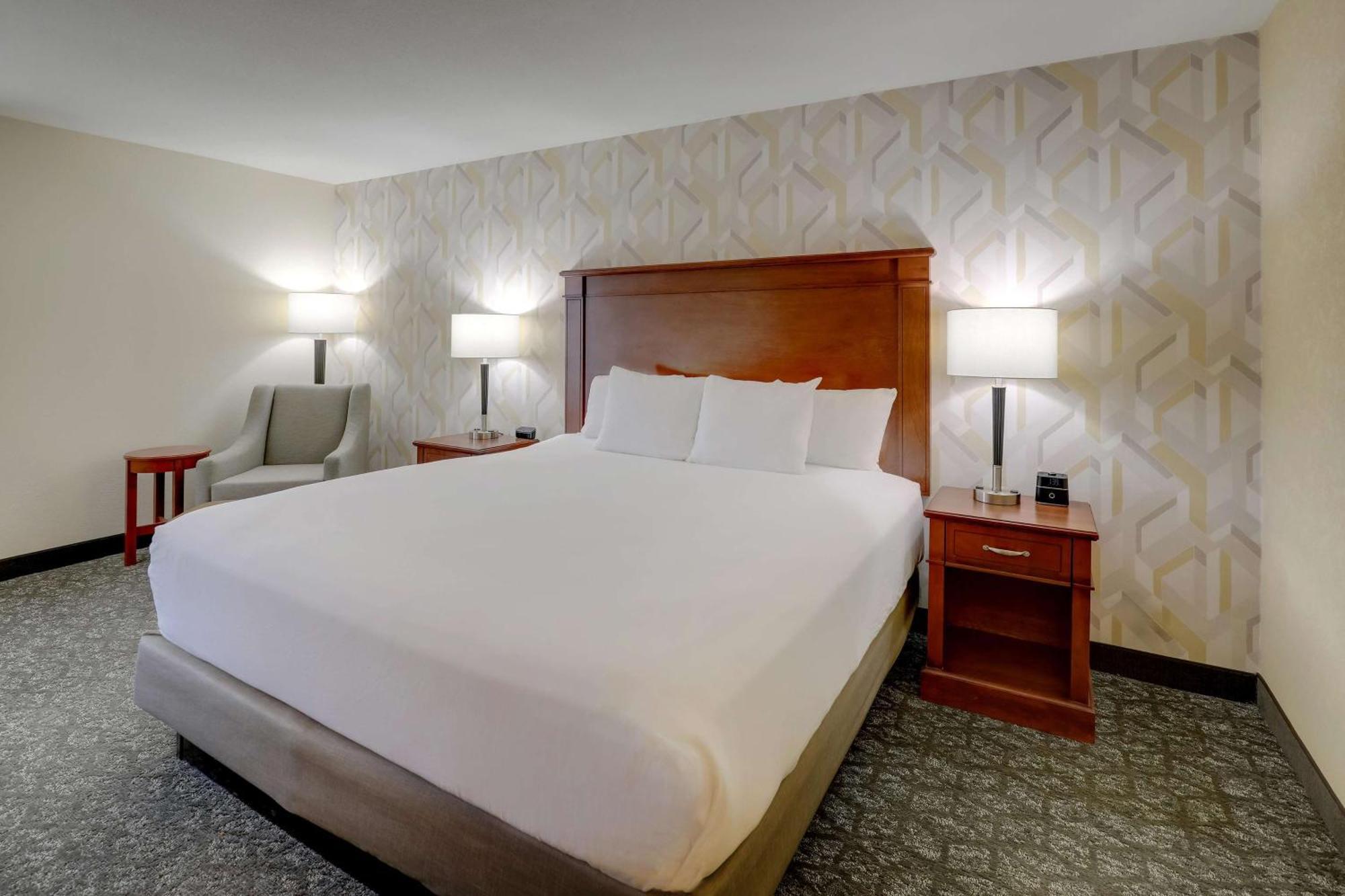 Deluxe King Room – High Floor