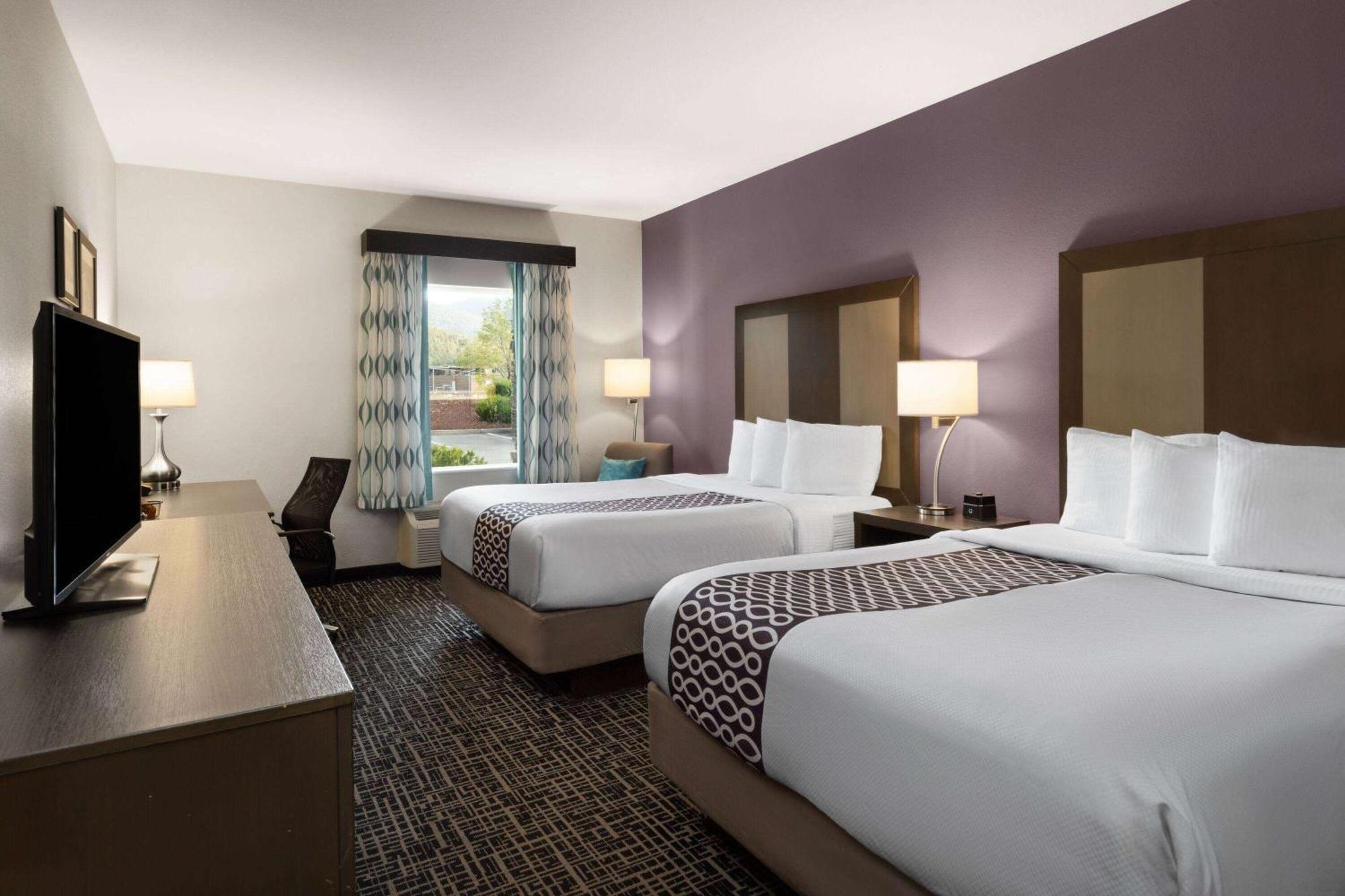 Queen Room Two Queen Beds Non-Smoking