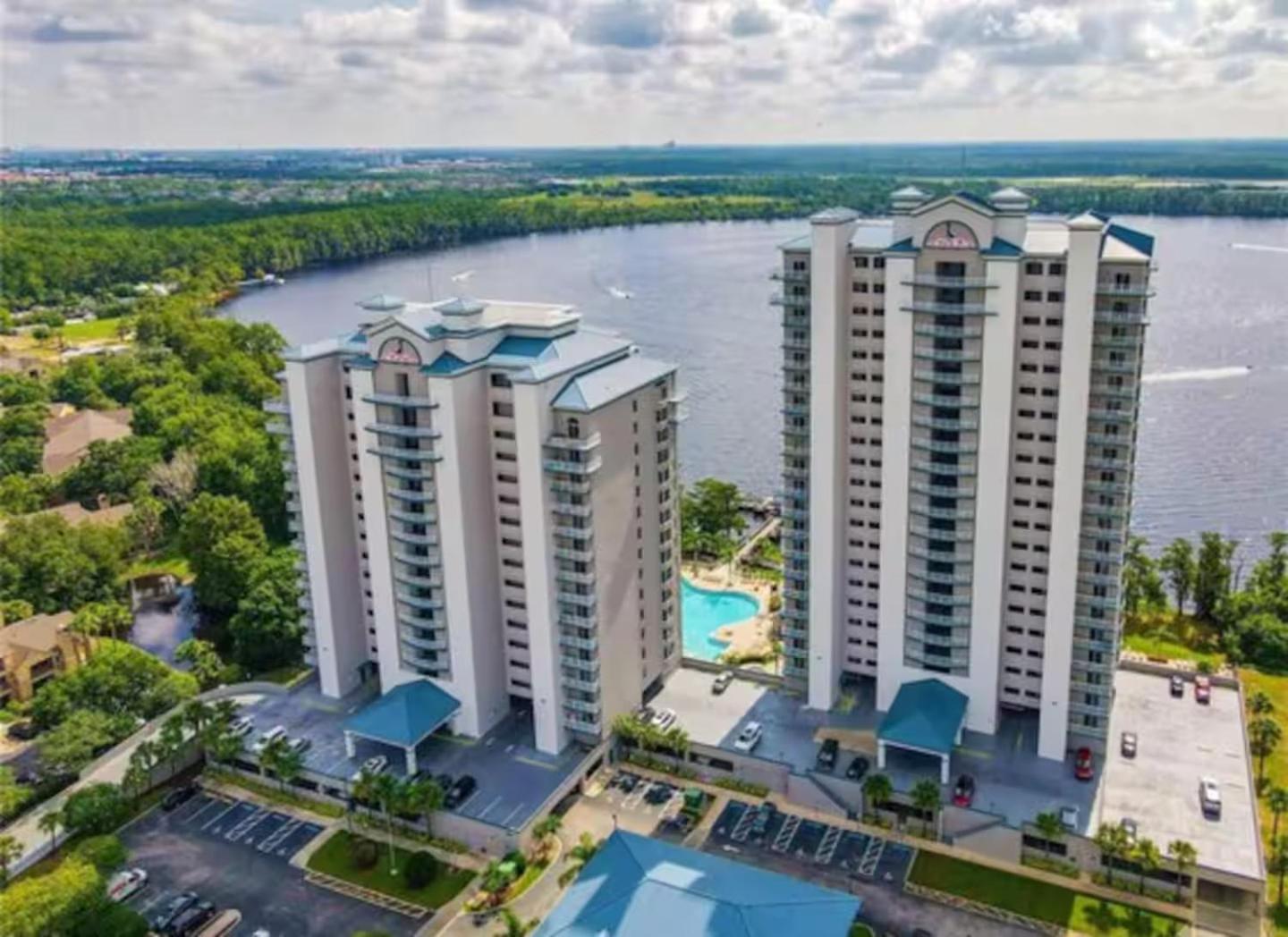 Two-Bedroom Apartment Water View