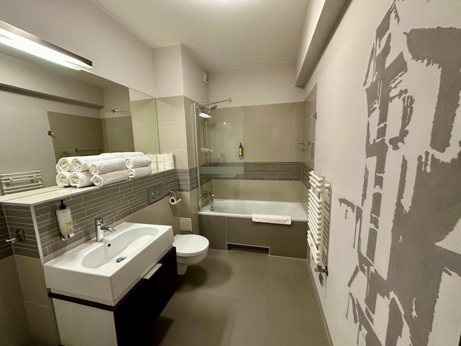 Apartament typu Suite Plus z 2 sypialniami – 4 łóżka pojedyncze
