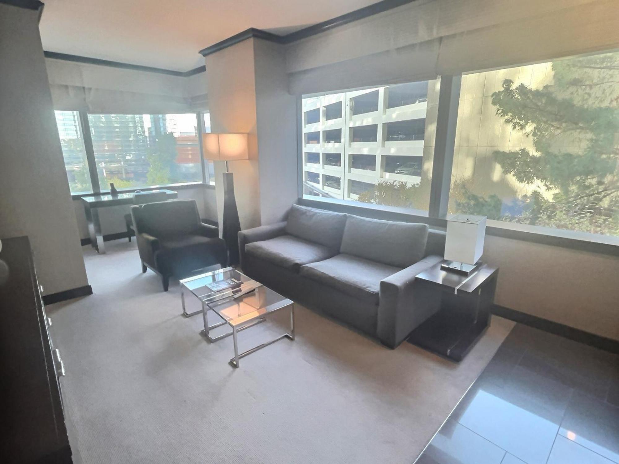 Lower Executive Corner Suite
