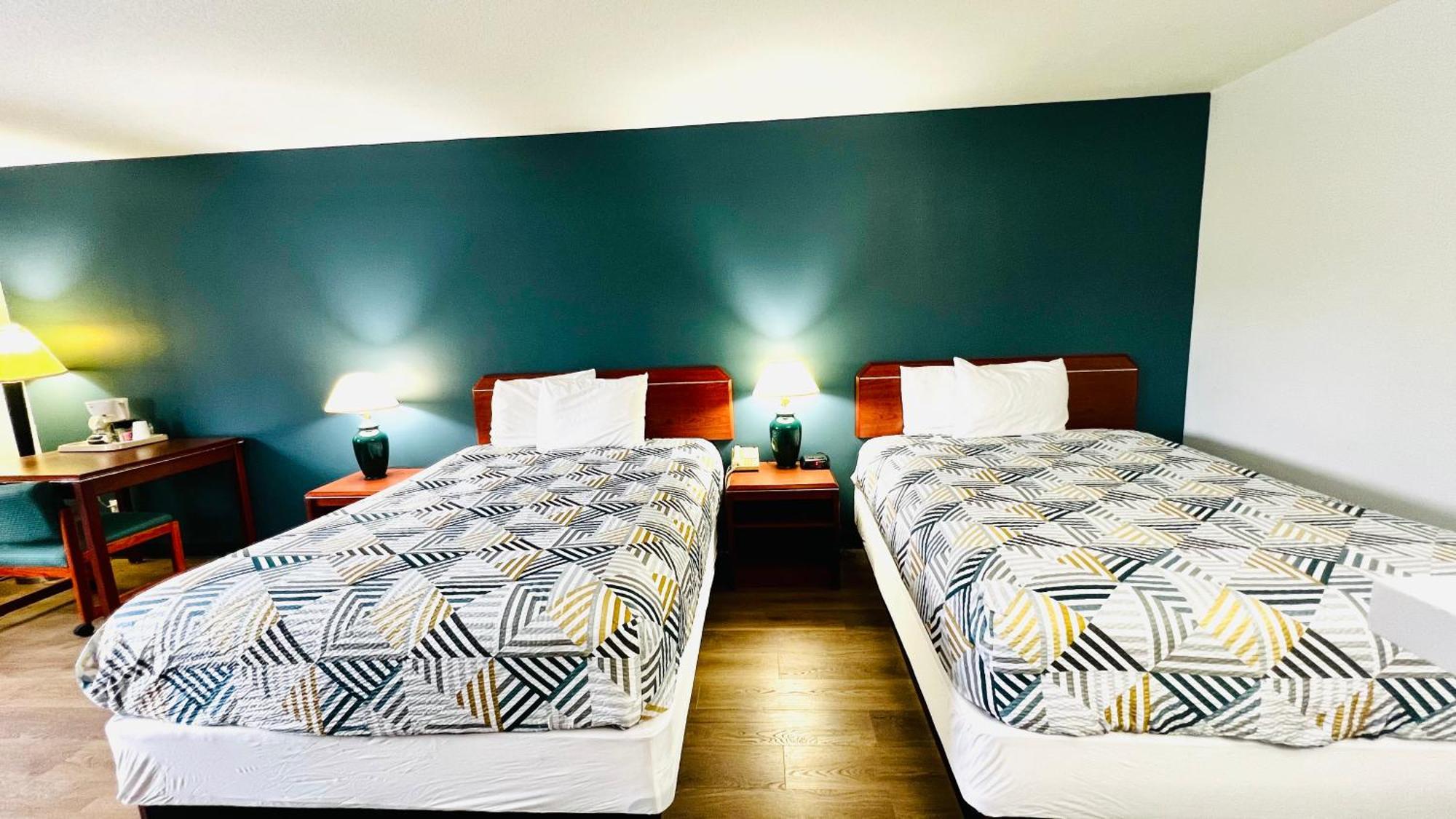 Queen Room Two Queen Beds Non-Smoking