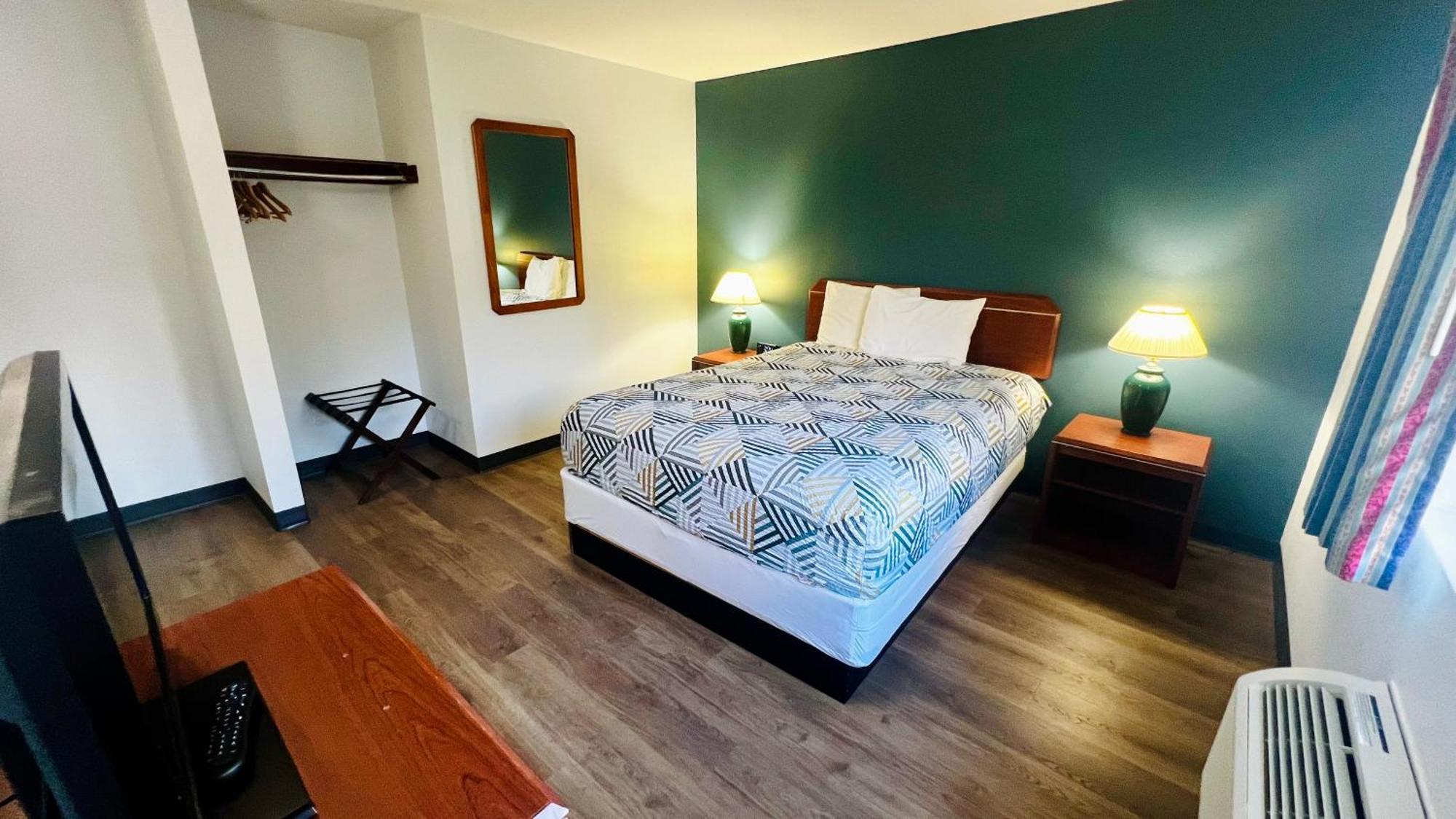 Deluxe Queen Room Two Queen Beds Non-Smoking