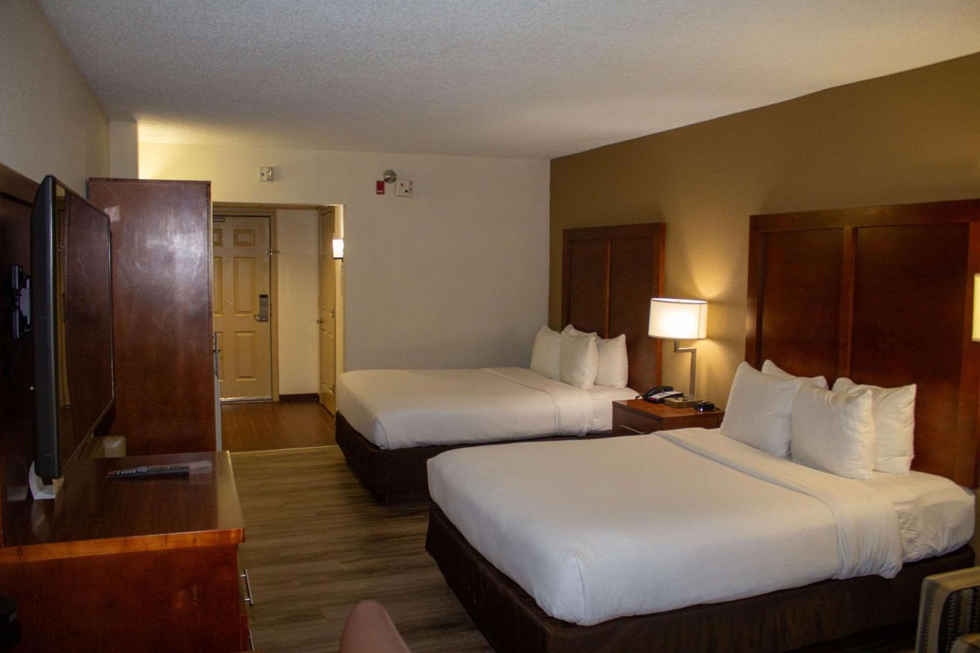 Queen Room Two Queen Beds Non-Smoking