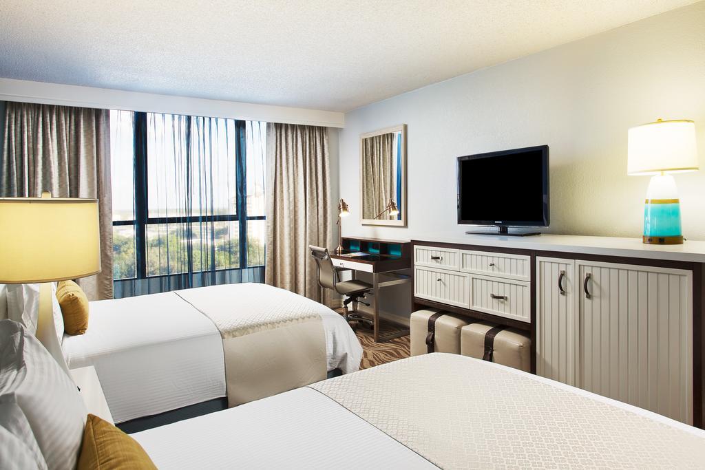 Queen Room Lake View