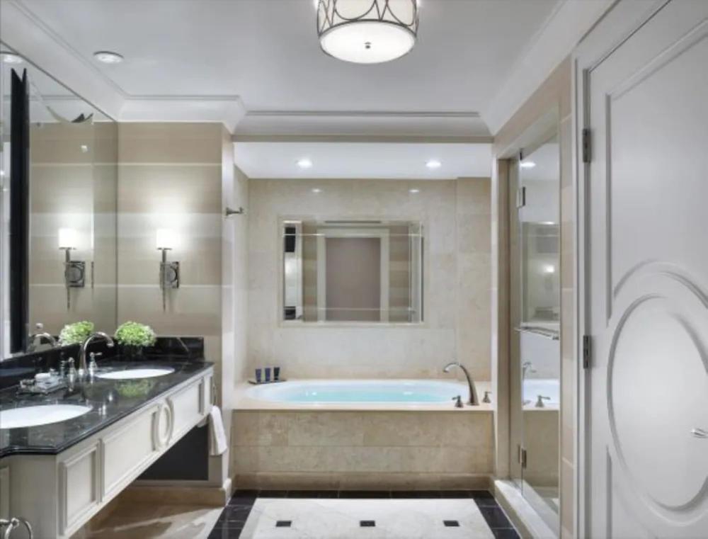 Grand One Bedroom Suite Luxury Two Queen Suite Suite