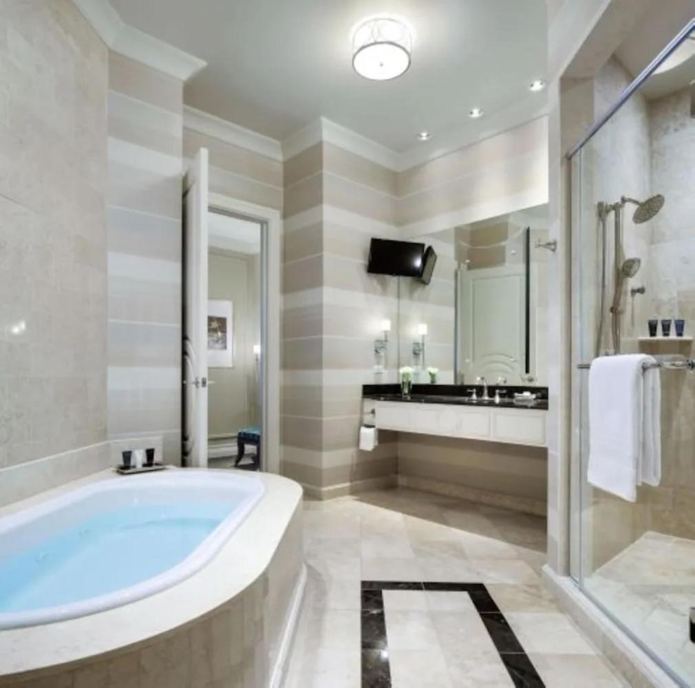 Grand One Bedroom Suite Luxury Two Queen Suite Suite