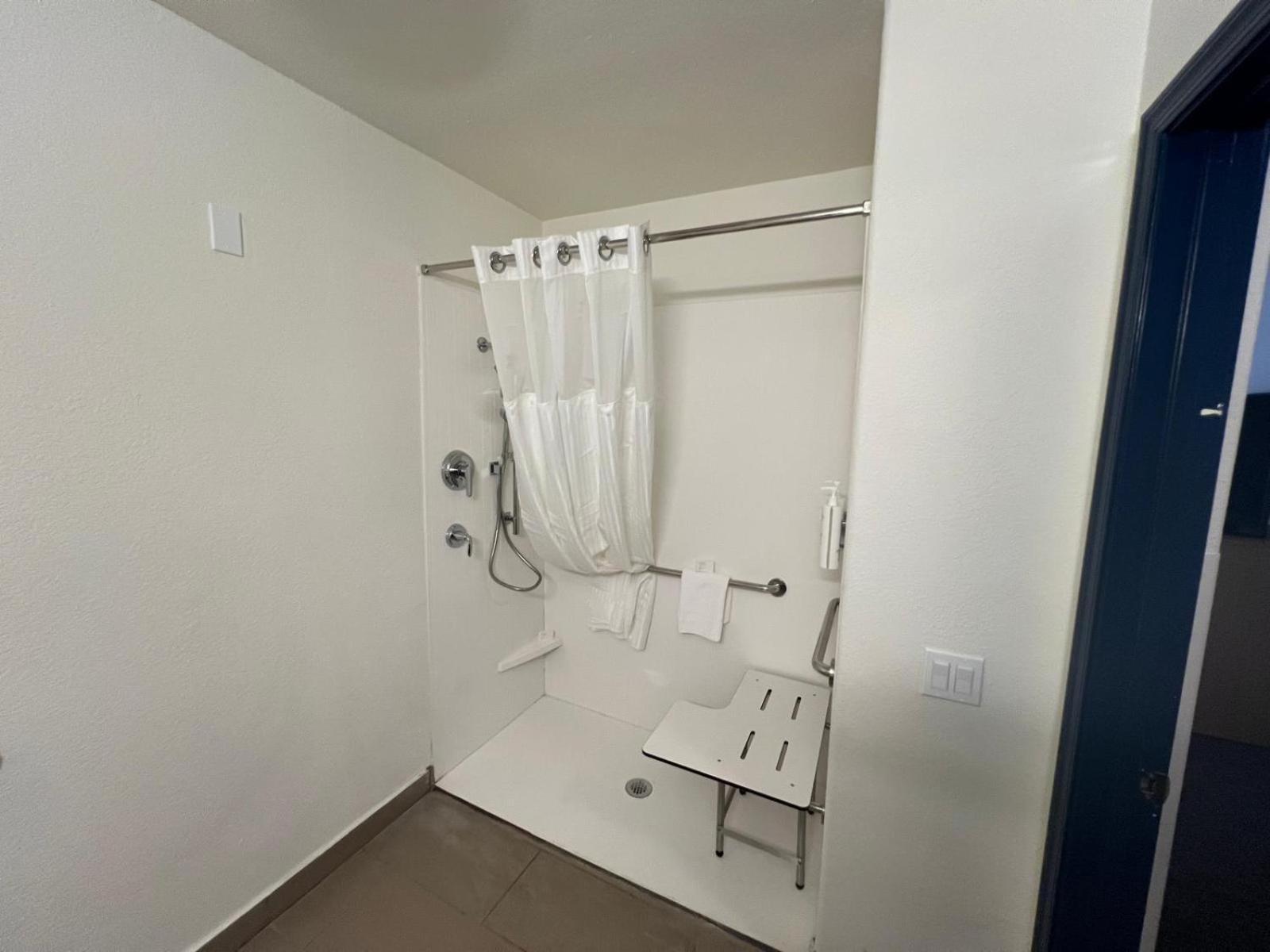 King Room Roll Shower Mobility Hearing Access