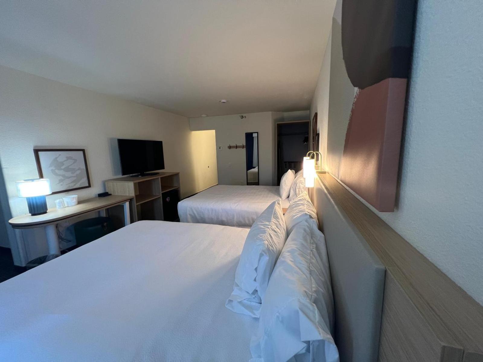 Queen Room Two Queen Beds