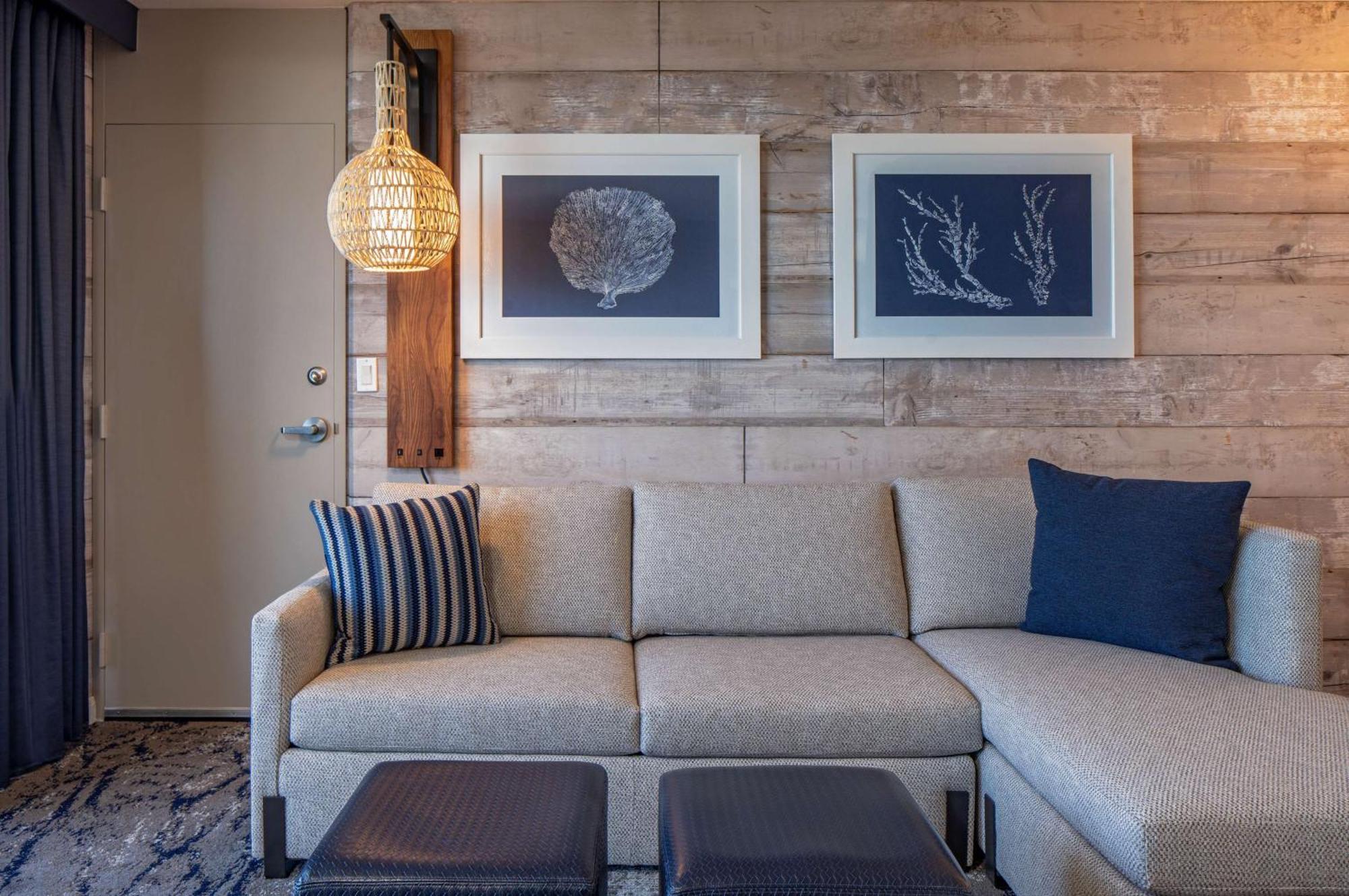 Corner Suite