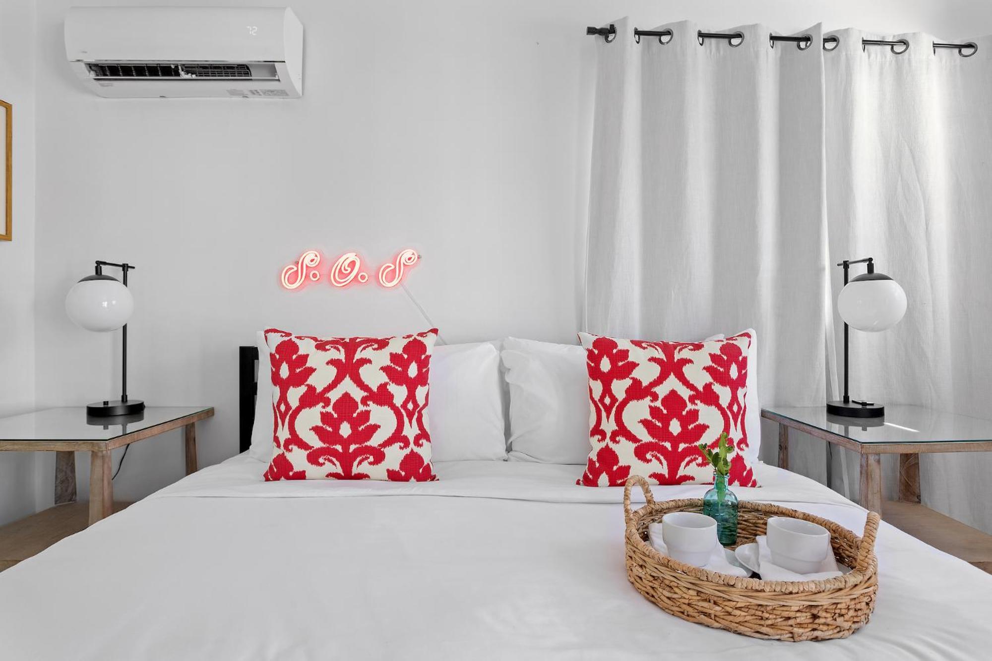 Deluxe King Suite