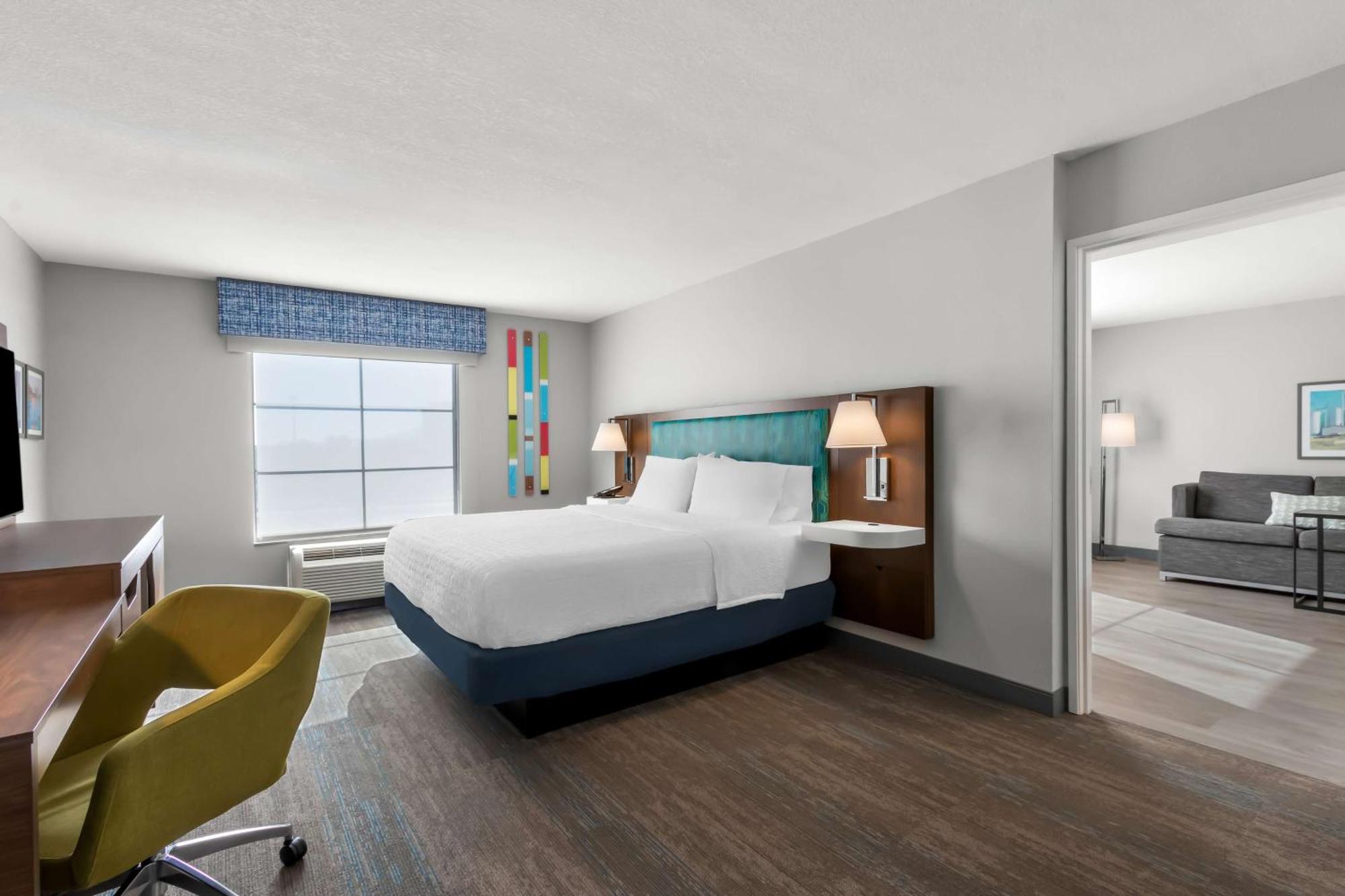 One-Bedroom King Suite Non-Smoking