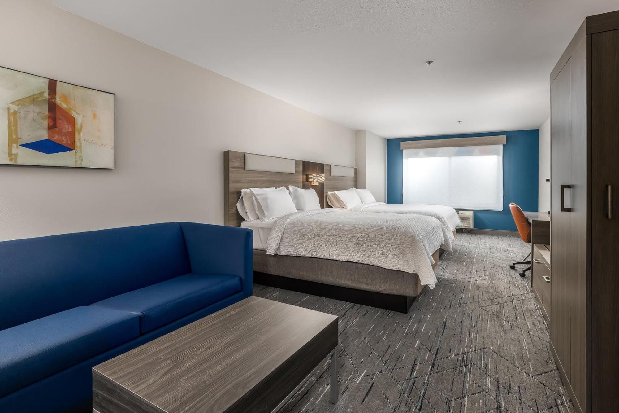 Queen Room Two Queen Beds Disability Access Bath Tub